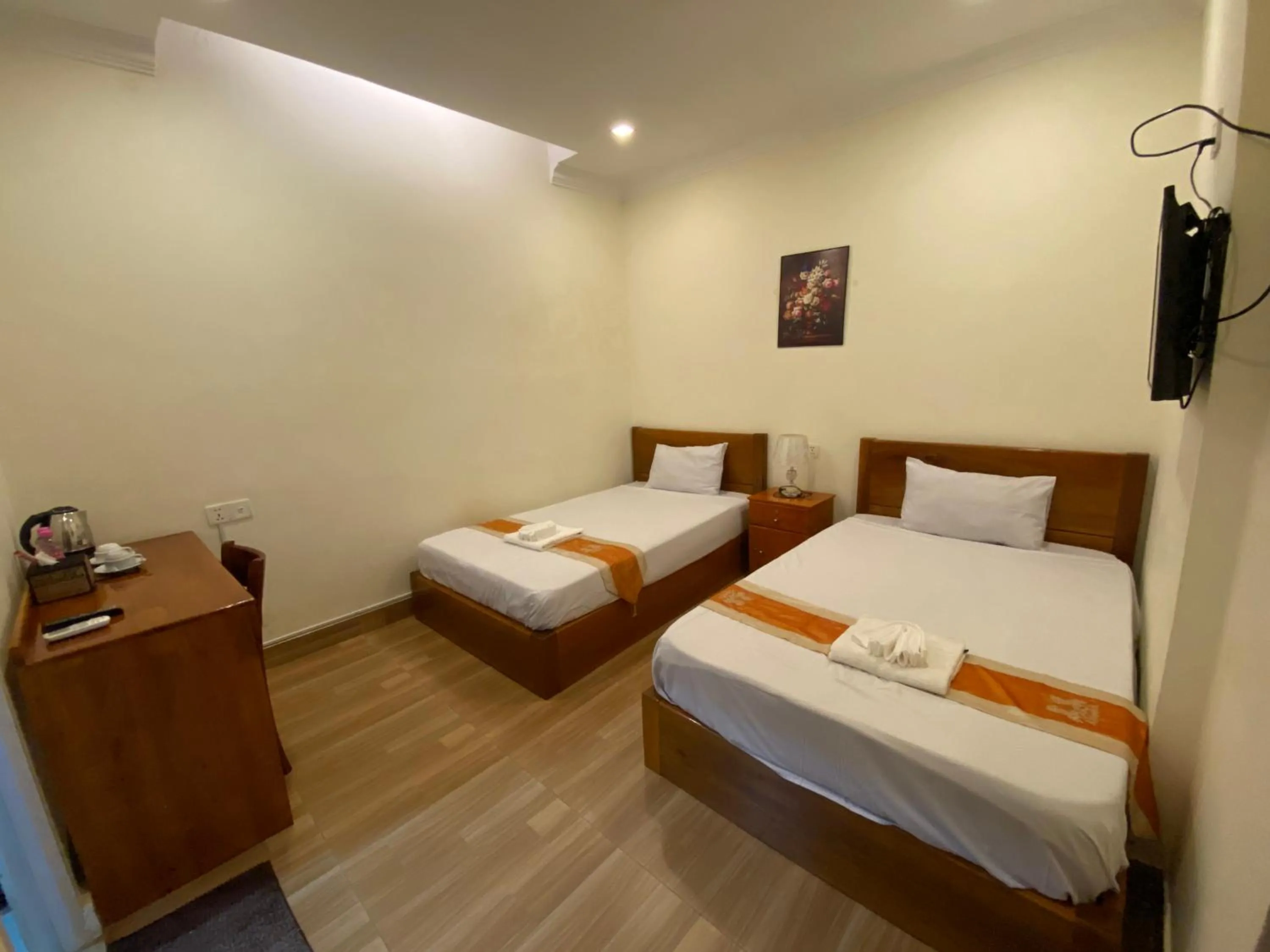 Bedroom, Bed in Phnom Penh Le Vincent Hotel