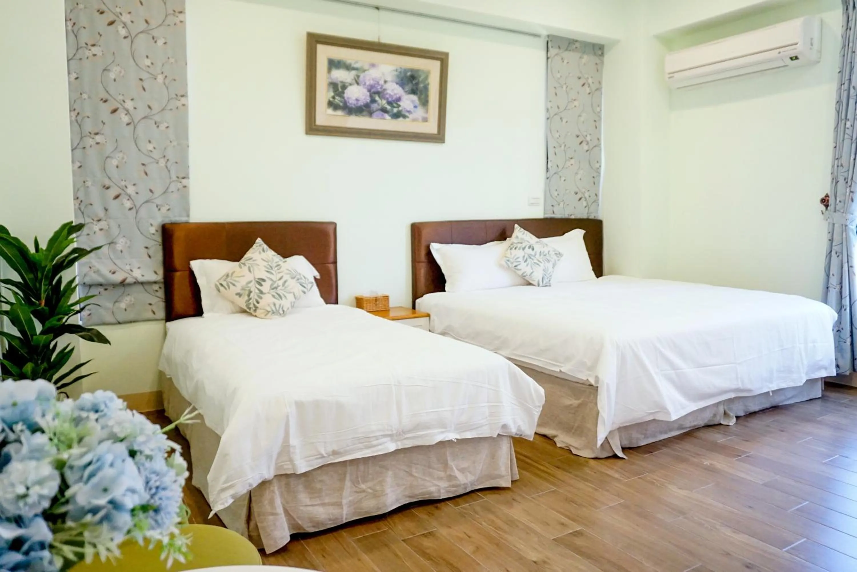 Triple Room with View in Pottery Flower B&B