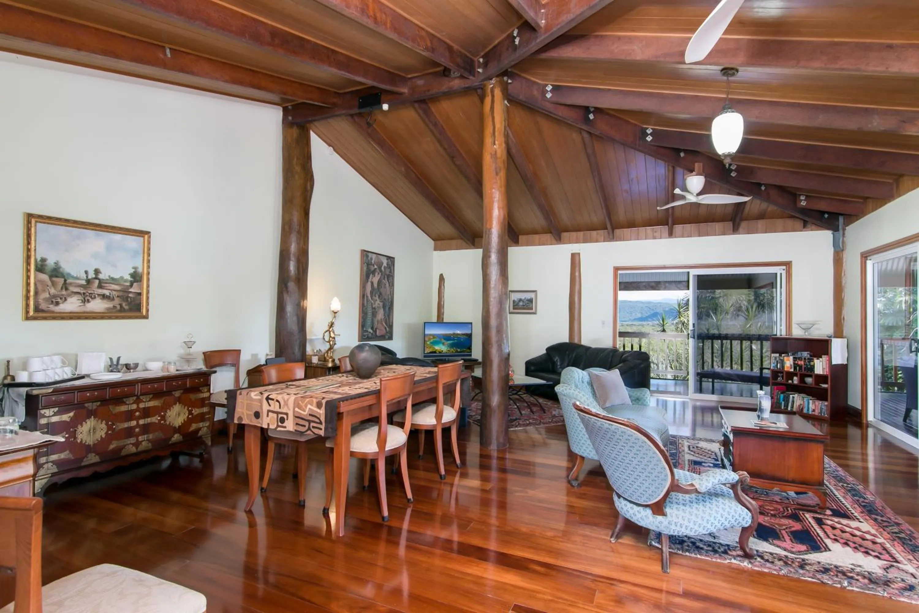 Lounge or bar in Daintree Manor B&B