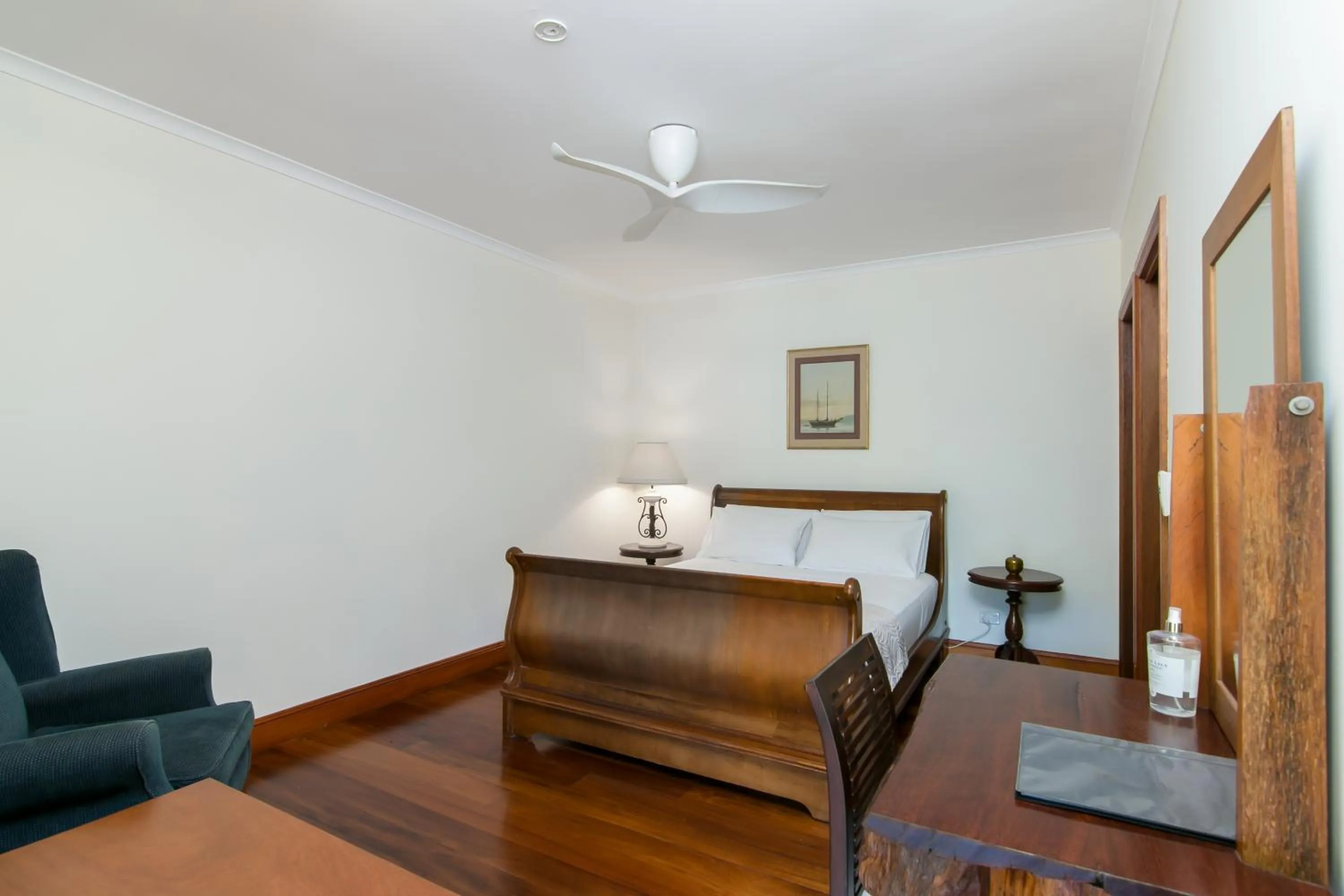 Photo of the whole room in Daintree Manor B&B