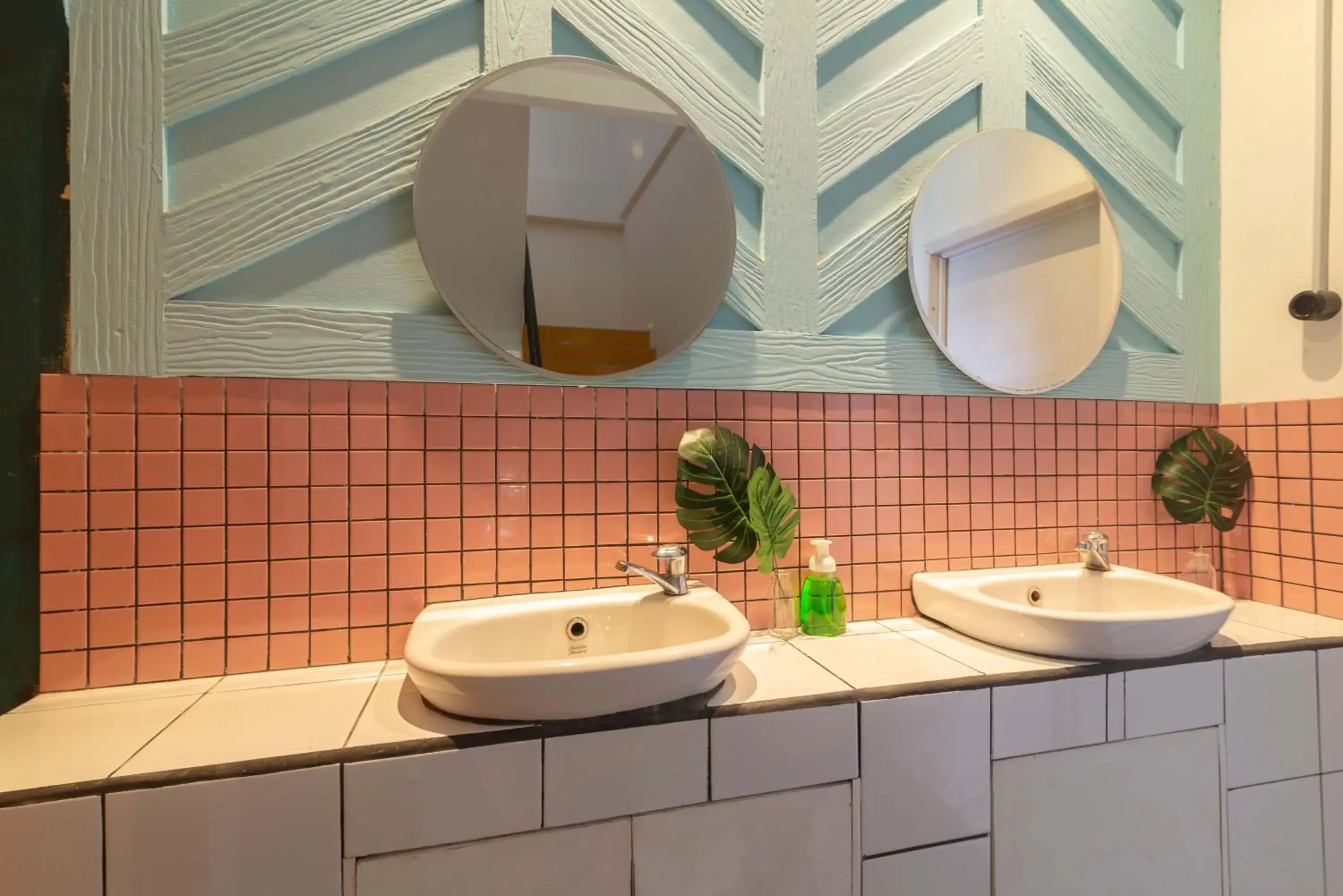 Bathroom in Wonderloft Hostel Kota Tua Bathroom in Wonderloft Hostel Kota Tua