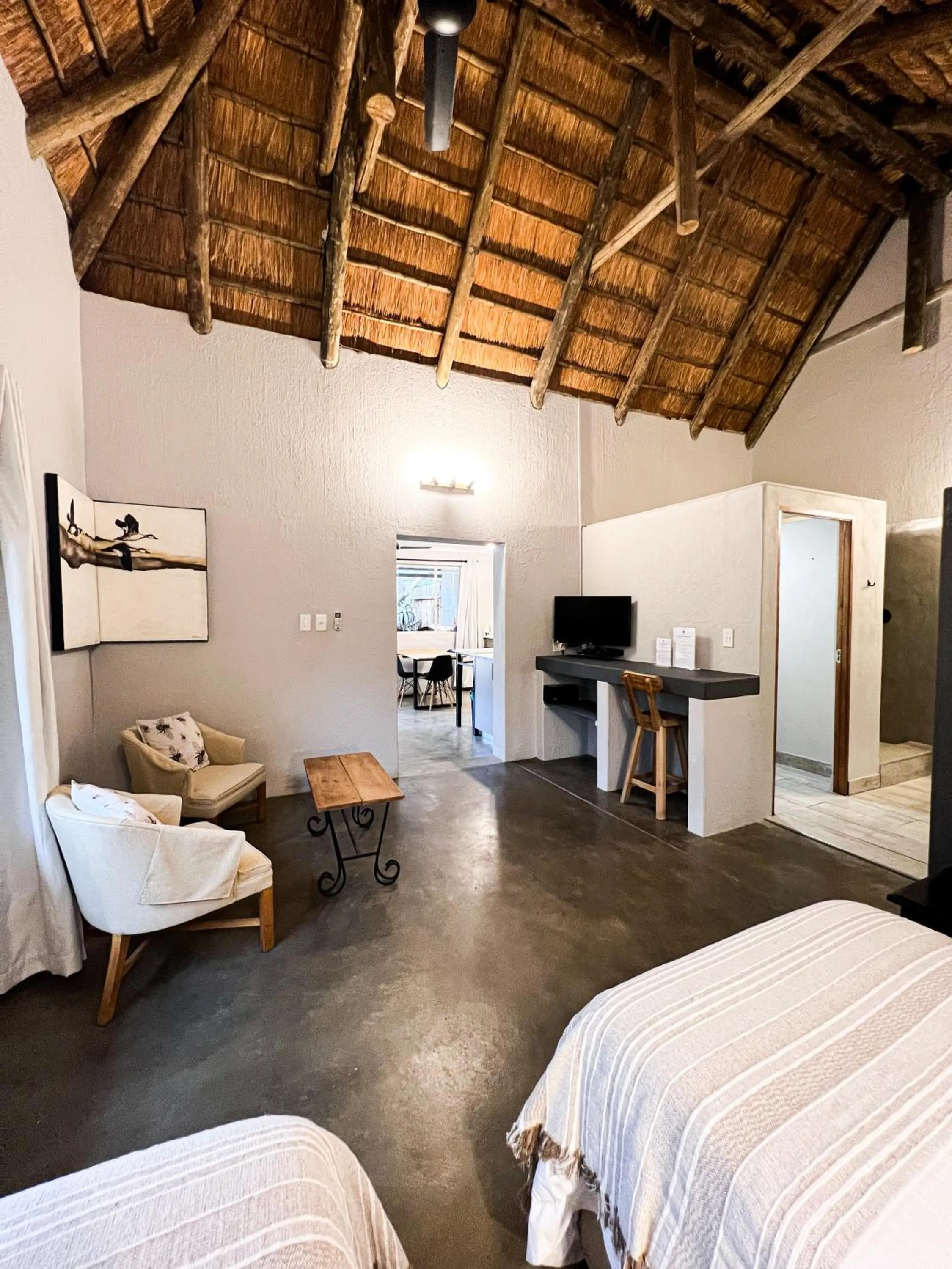 Photo of the whole room, Bed in 24 Degrees South Country Estate