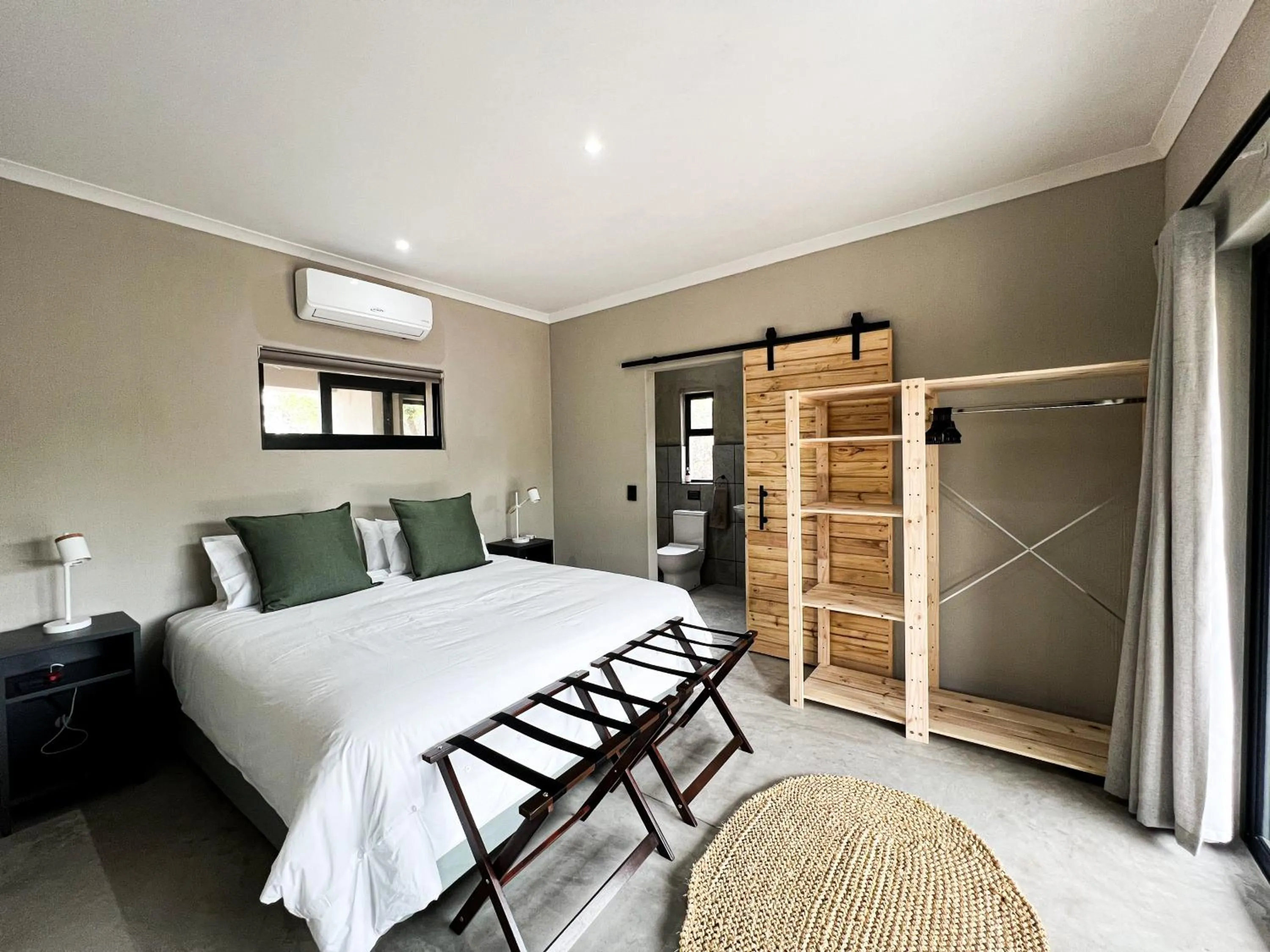 Photo of the whole room, Bed in 24 Degrees South Country Estate