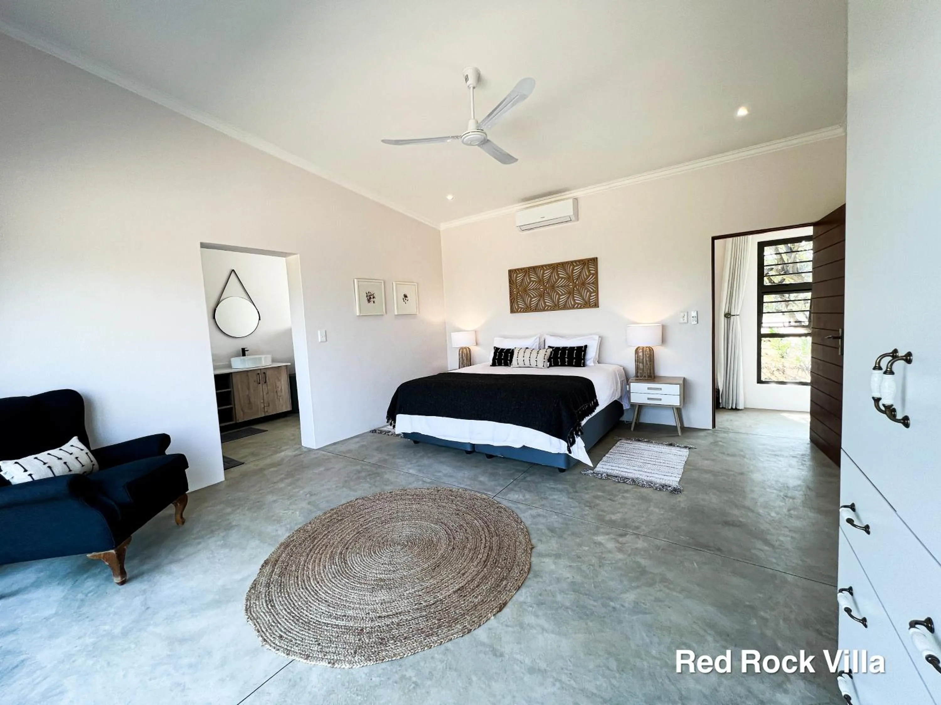 Bedroom, Bed in 24 Degrees South Country Estate