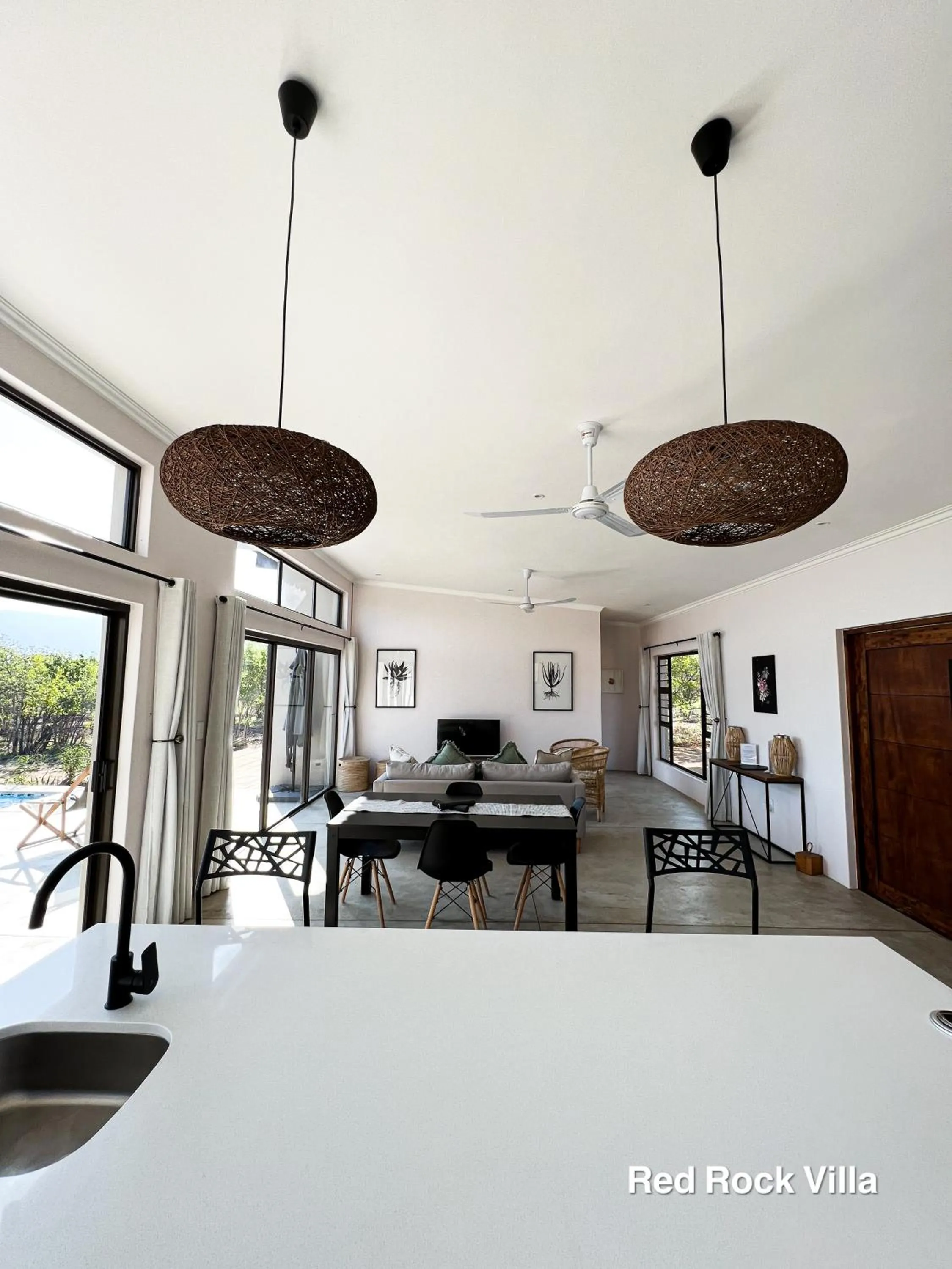 Photo of the whole room in 24 Degrees South Country Estate
