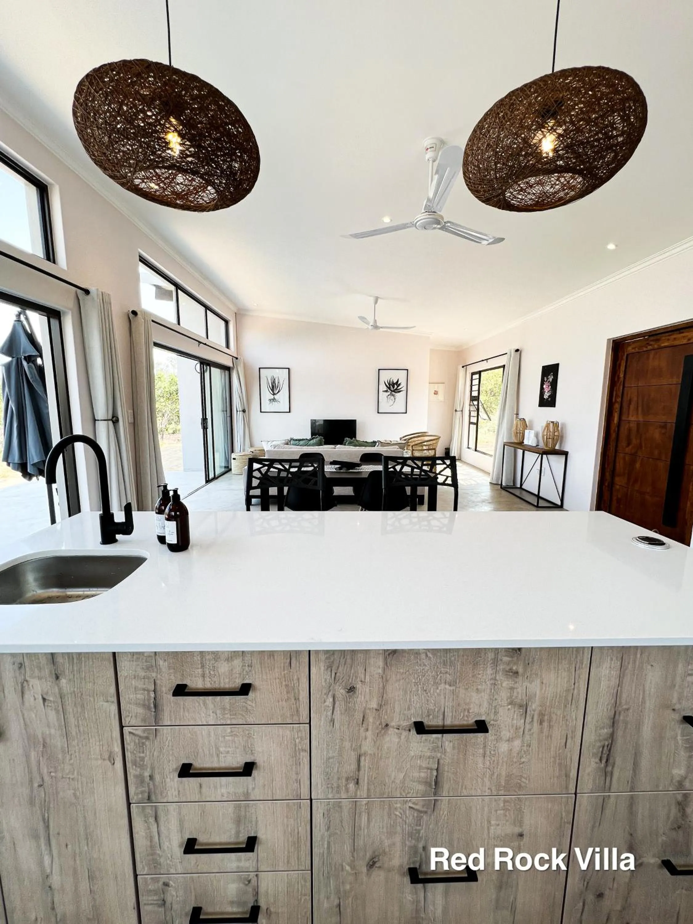 Photo of the whole room in 24 Degrees South Country Estate