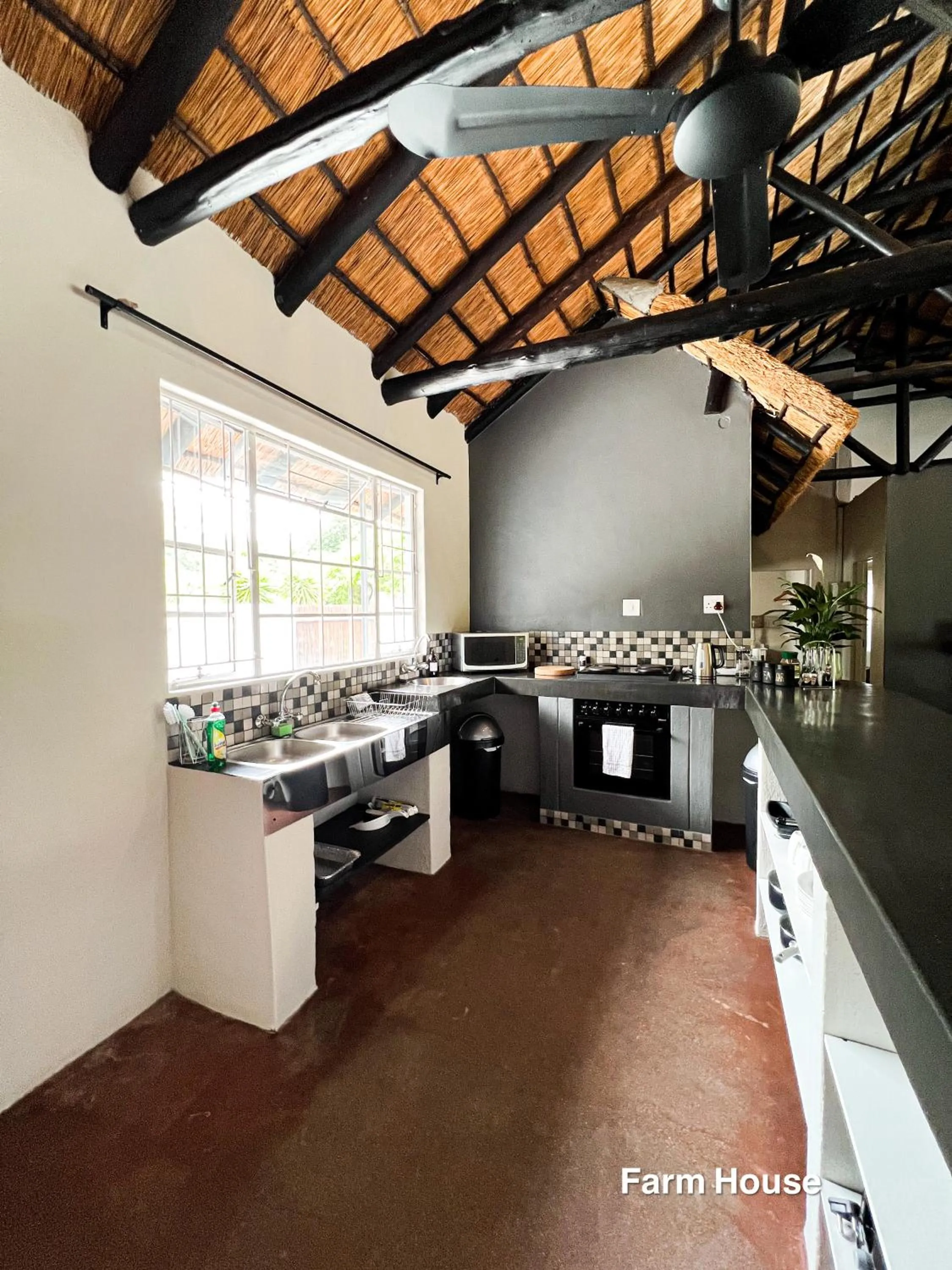 Kitchen or kitchenette in 24 Degrees South Country Estate