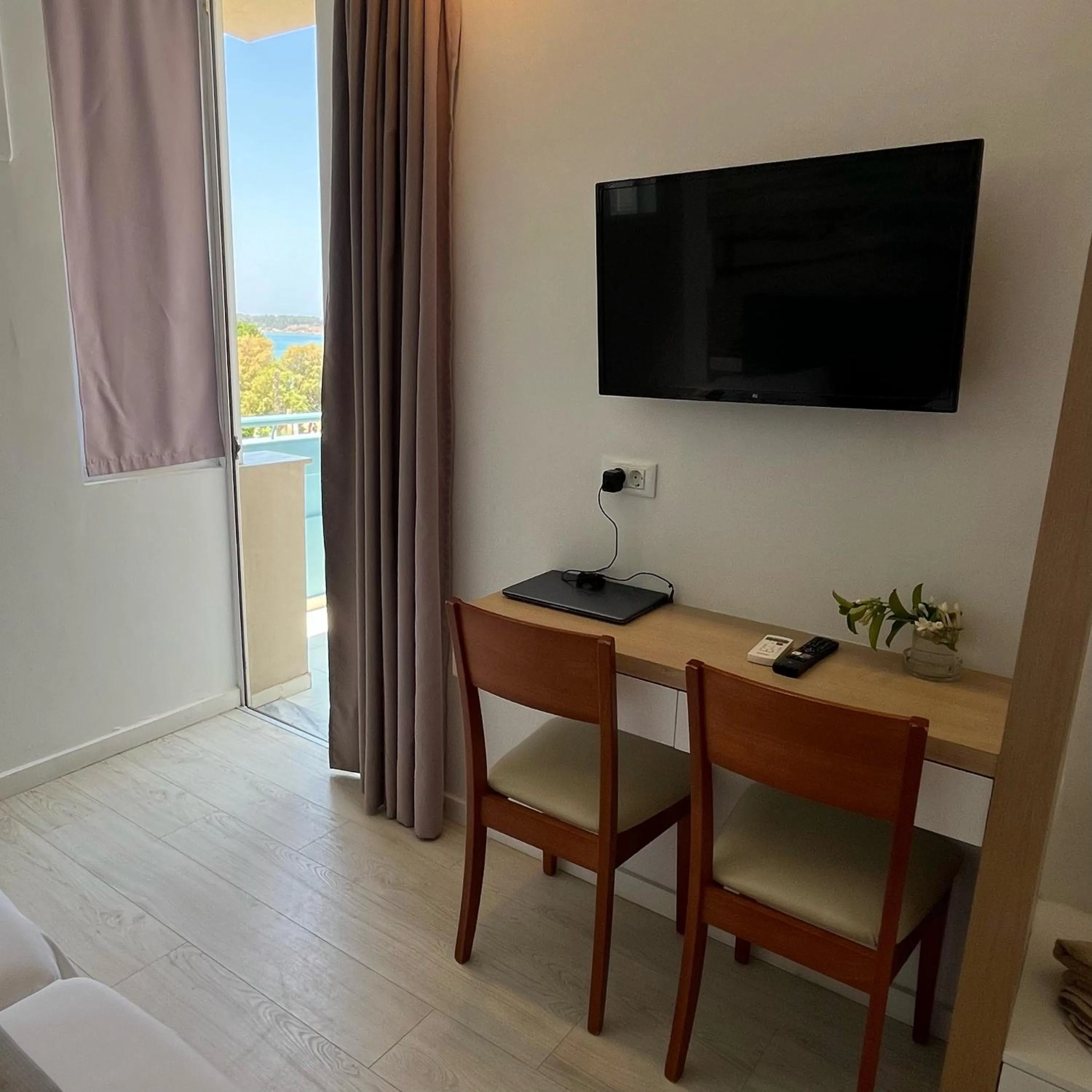 Christina Beach Hotel