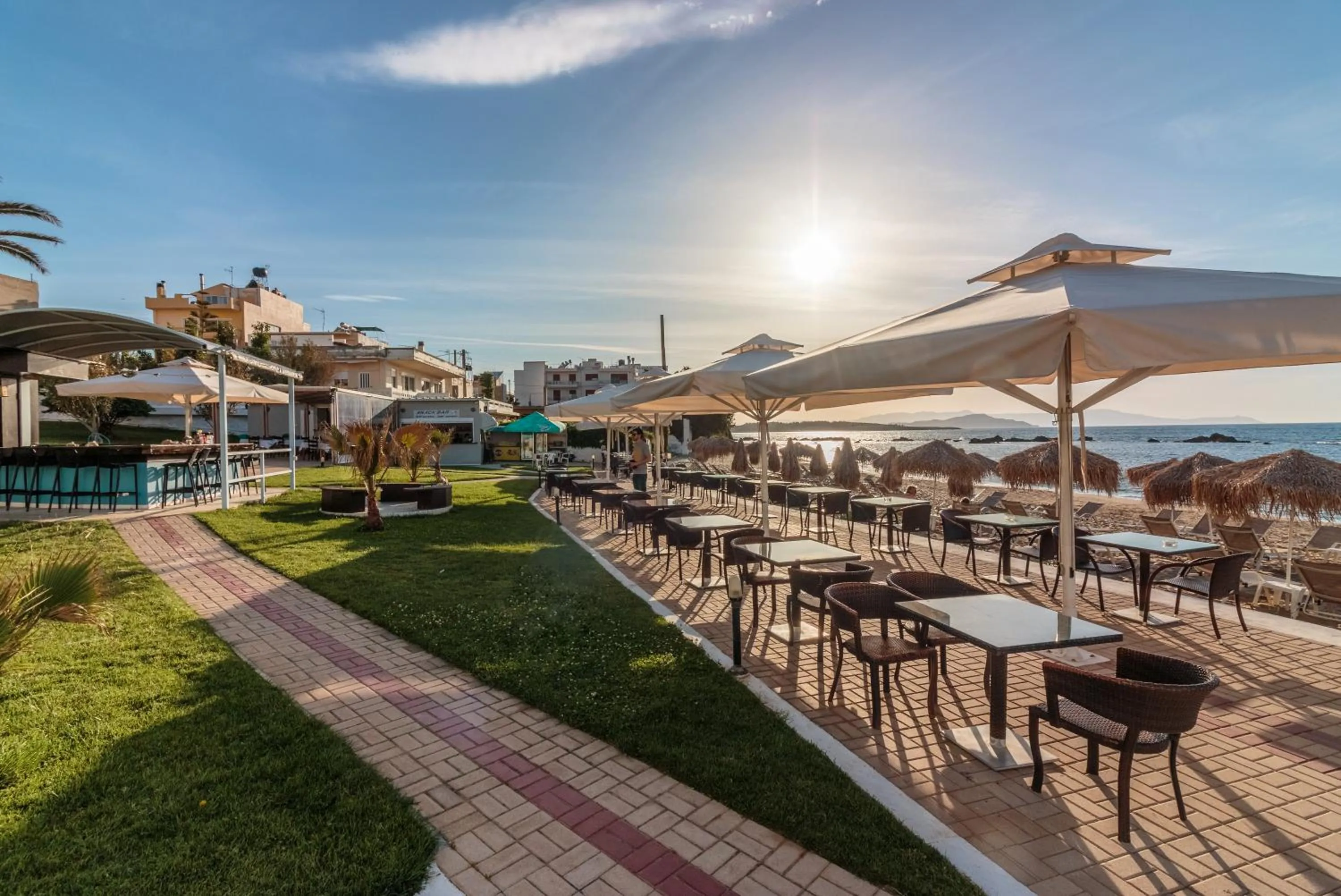 Restaurant/places to eat in Christina Beach Hotel