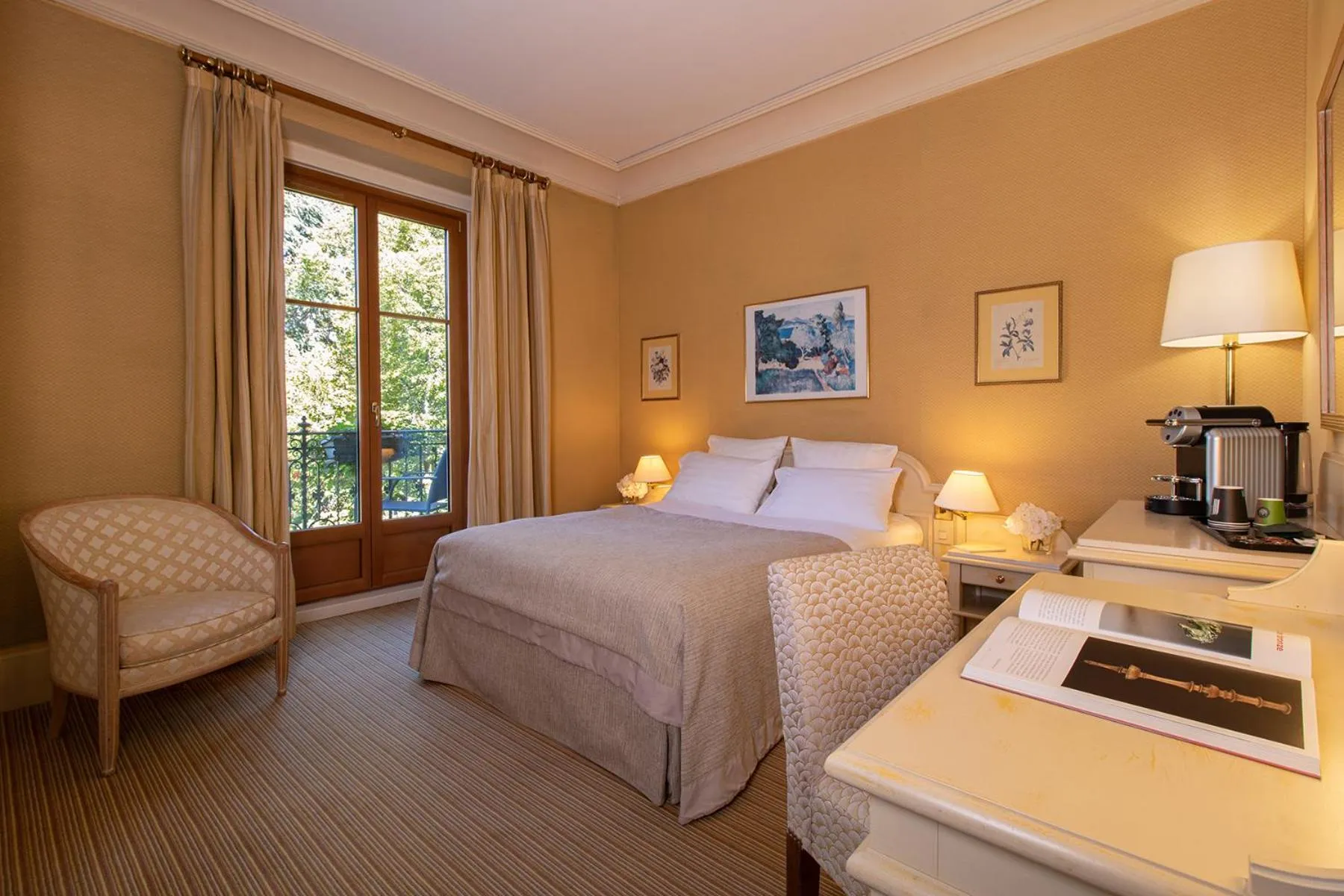 Bedroom, Bed in Le Grand Hôtel - Domaine De Divonne