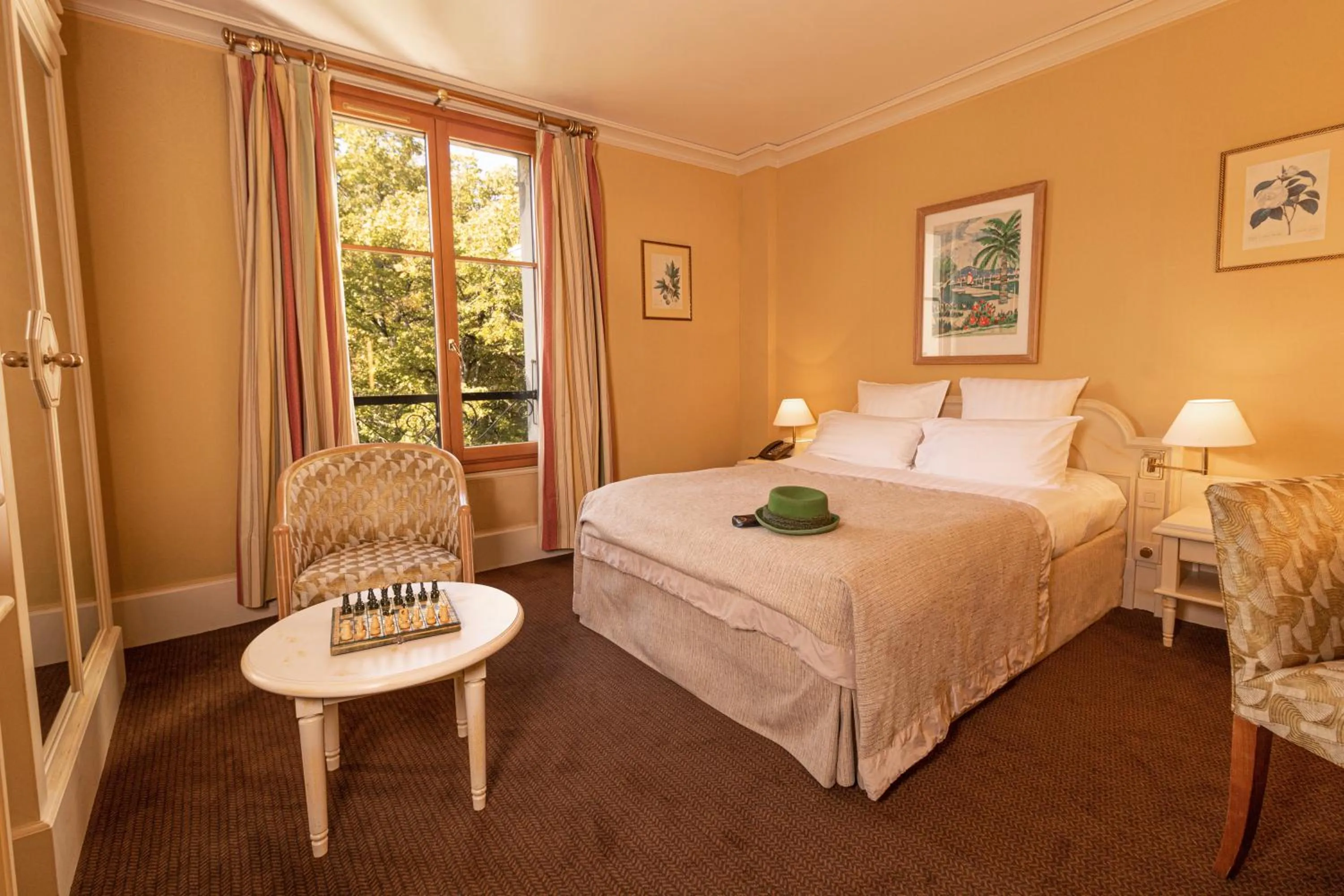Bedroom, Bed in Le Grand Hôtel - Domaine De Divonne
