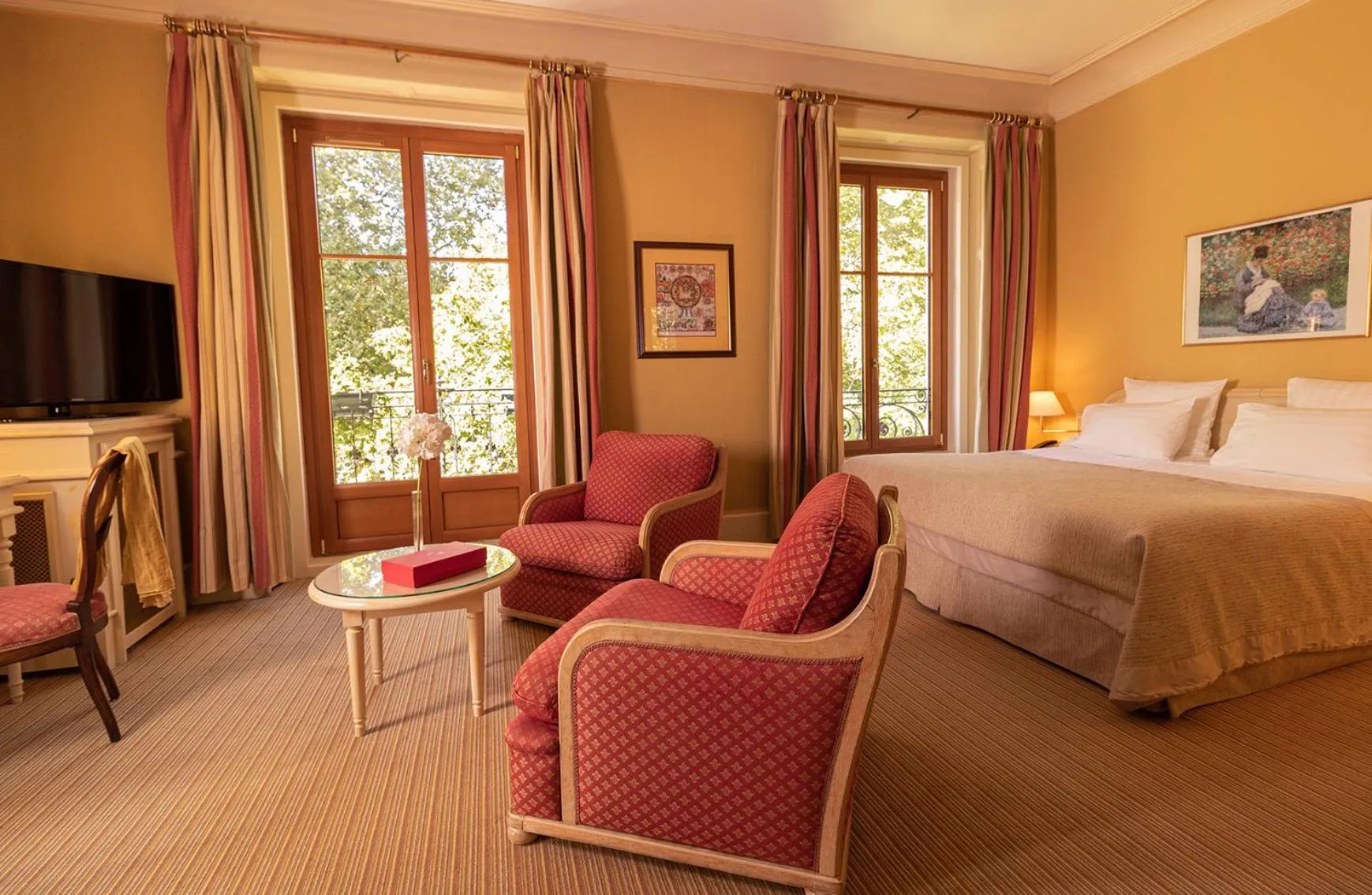 Bedroom, Bed in Le Grand Hôtel - Domaine De Divonne