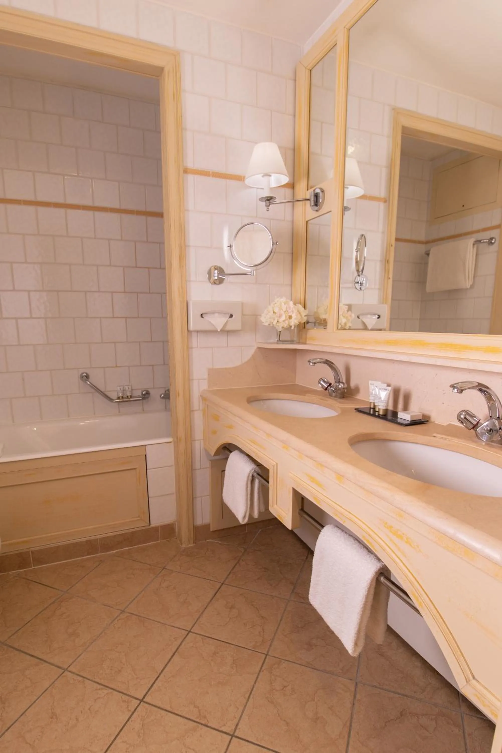 Bathroom in Le Grand Hôtel - Domaine De Divonne