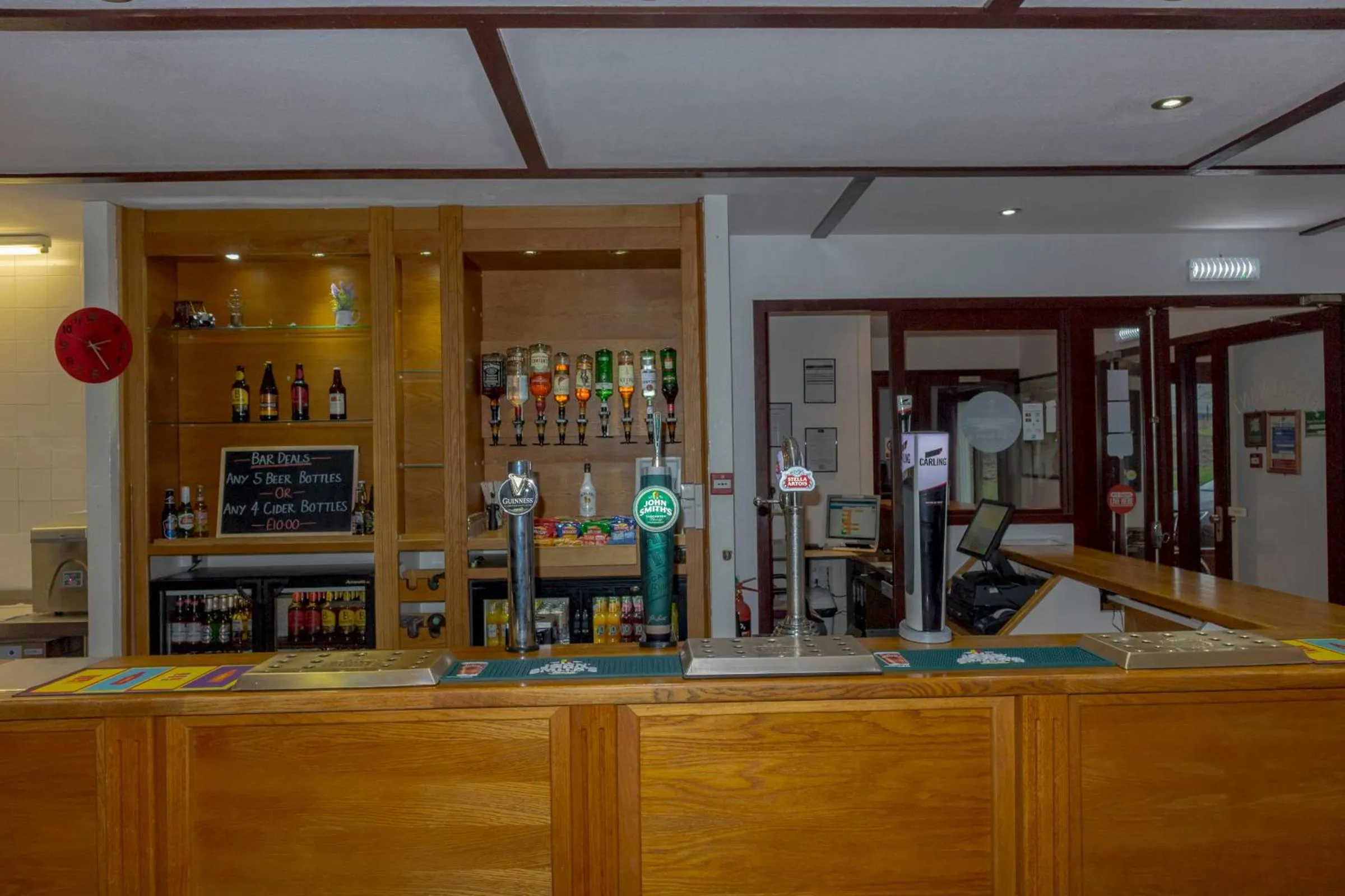 Lounge or bar in Primelodge Rotherham