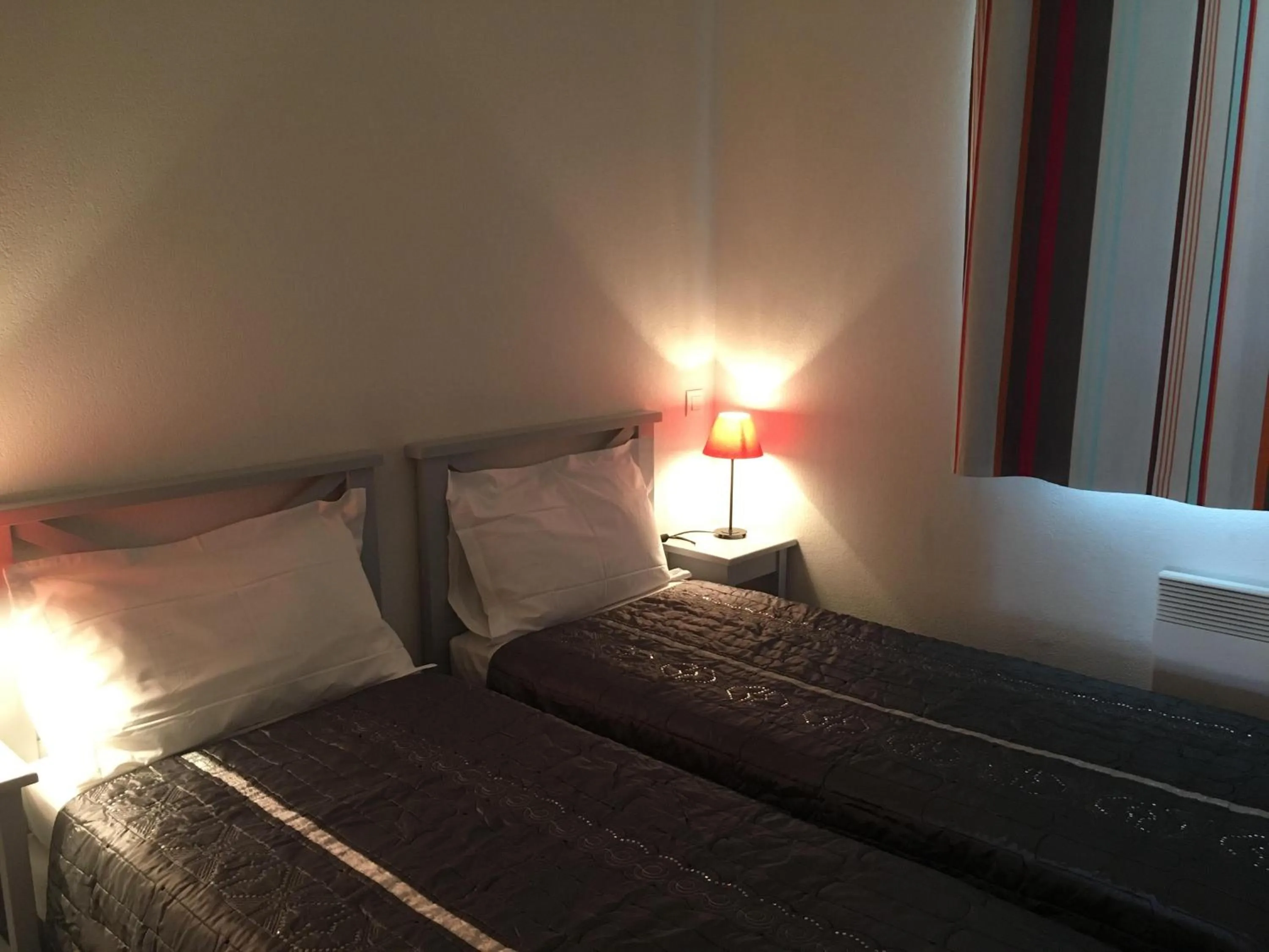 Photo of the whole room, Bed in Laouchet Le Hameau des Grands Lacs