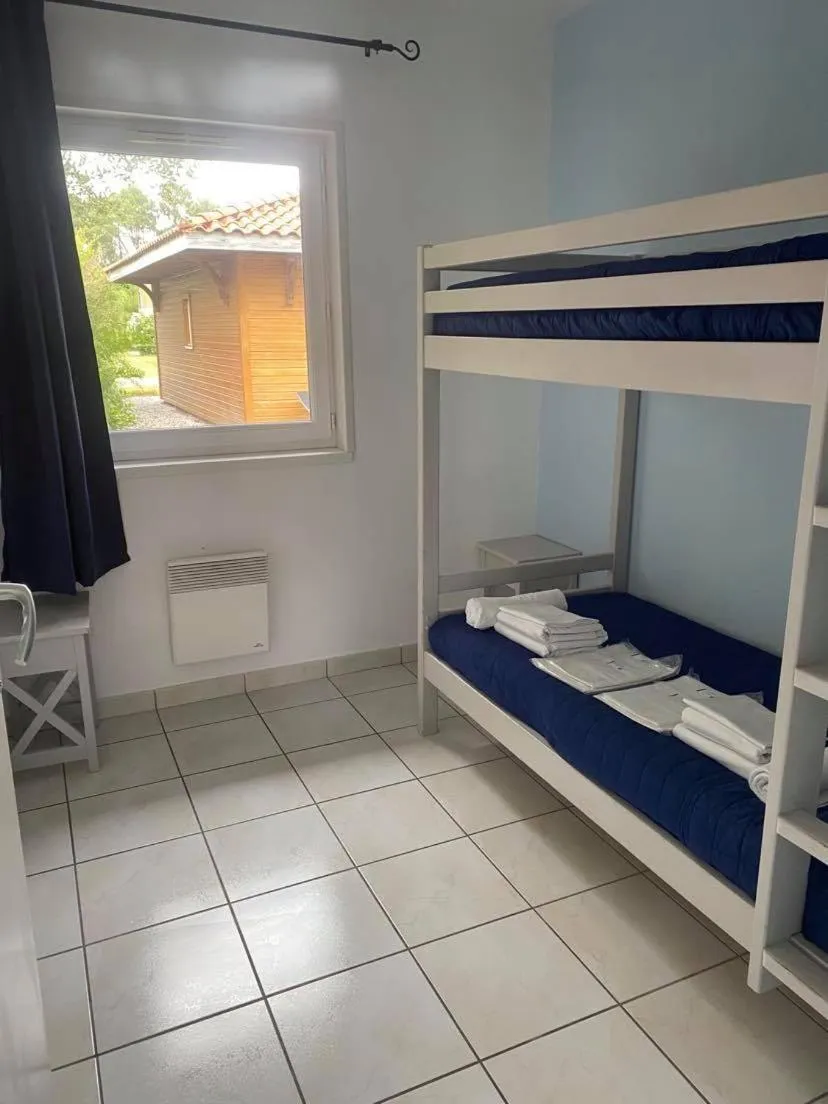bunk bed, Bed in Laouchet Le Hameau des Grands Lacs