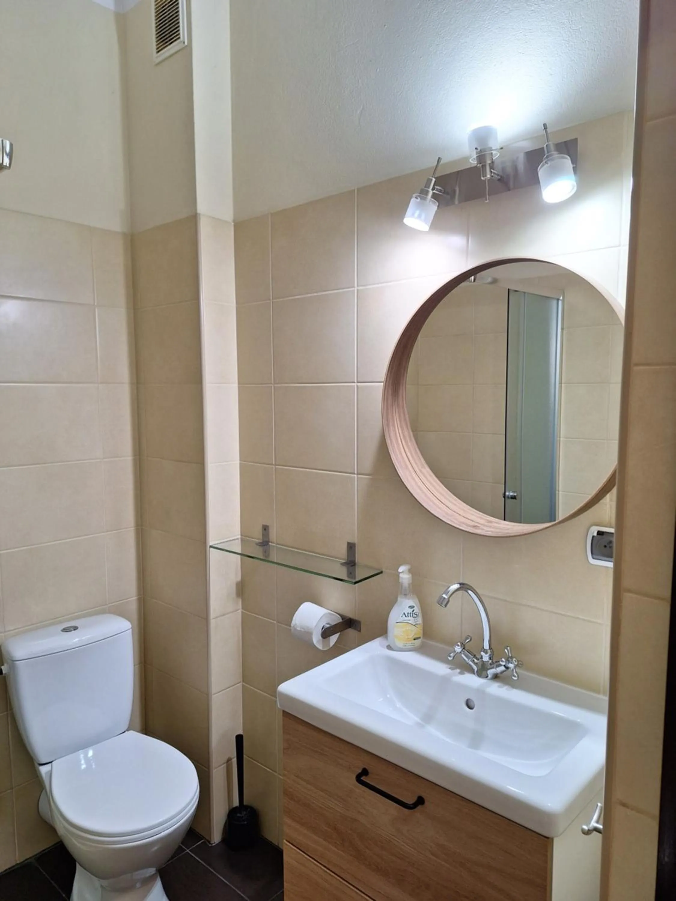 Shower in Omega Jantar