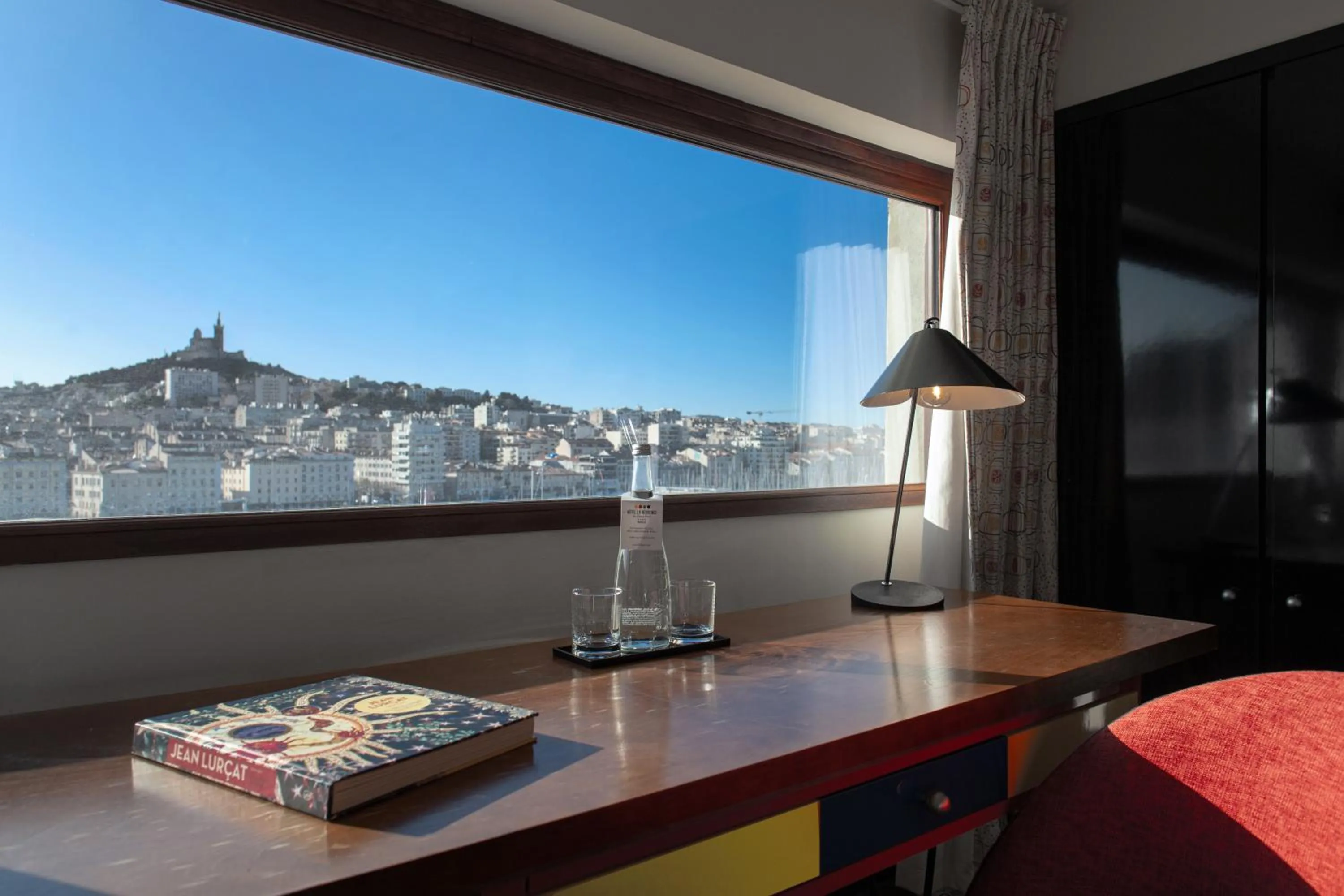 Day in La Residence Du Vieux Port