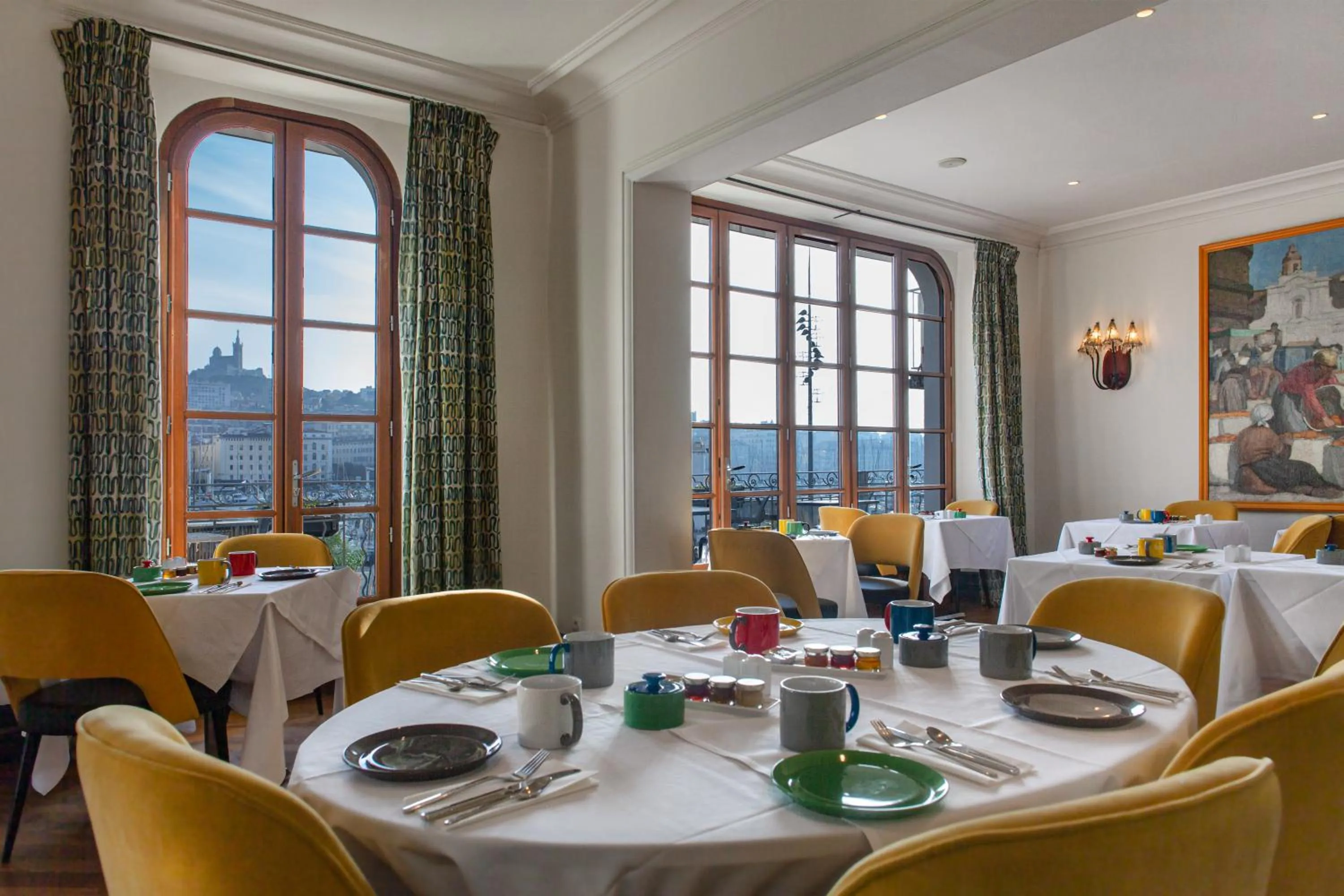 Food and drinks in La Residence Du Vieux Port