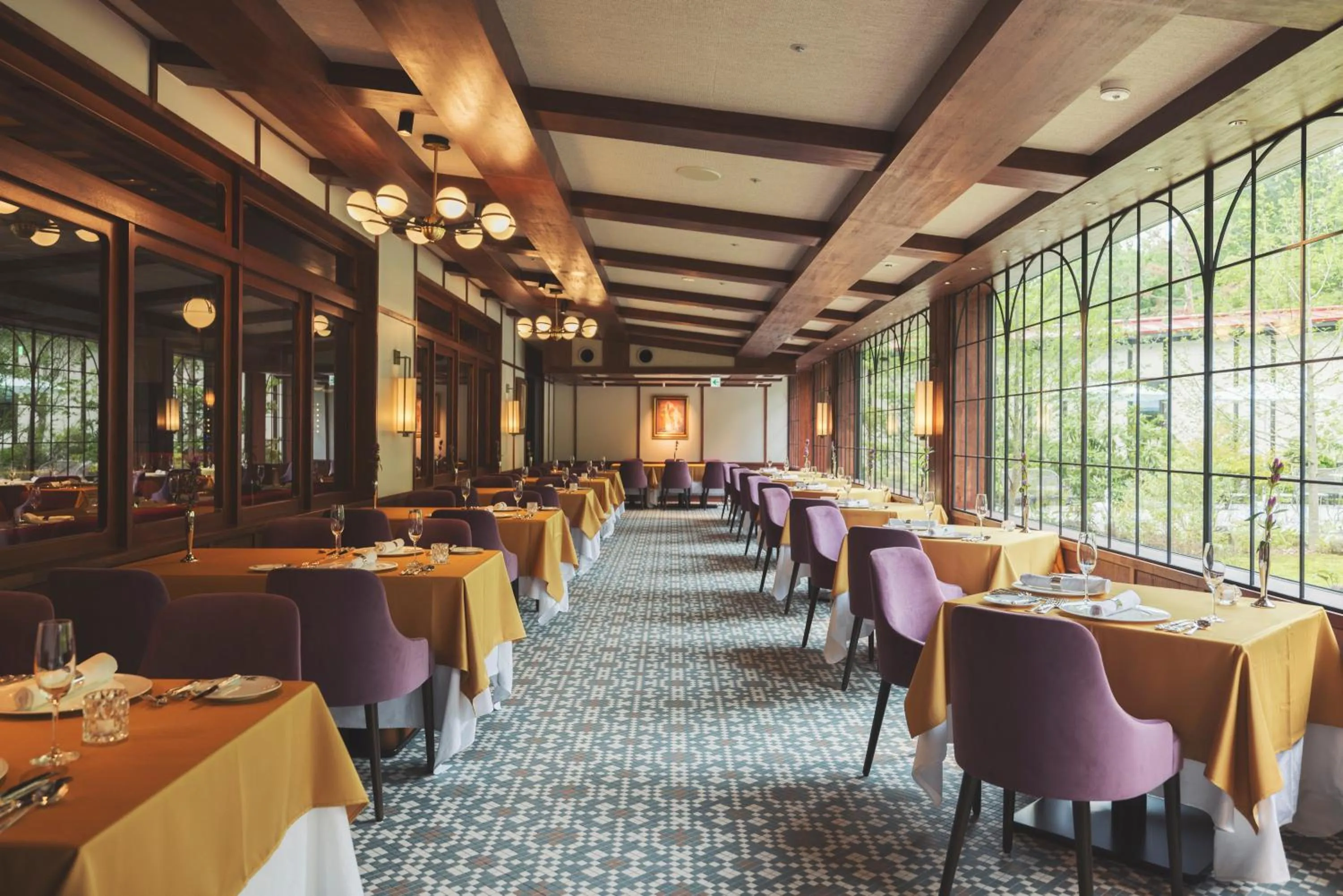 Restaurant/places to eat in Mampei Hotel