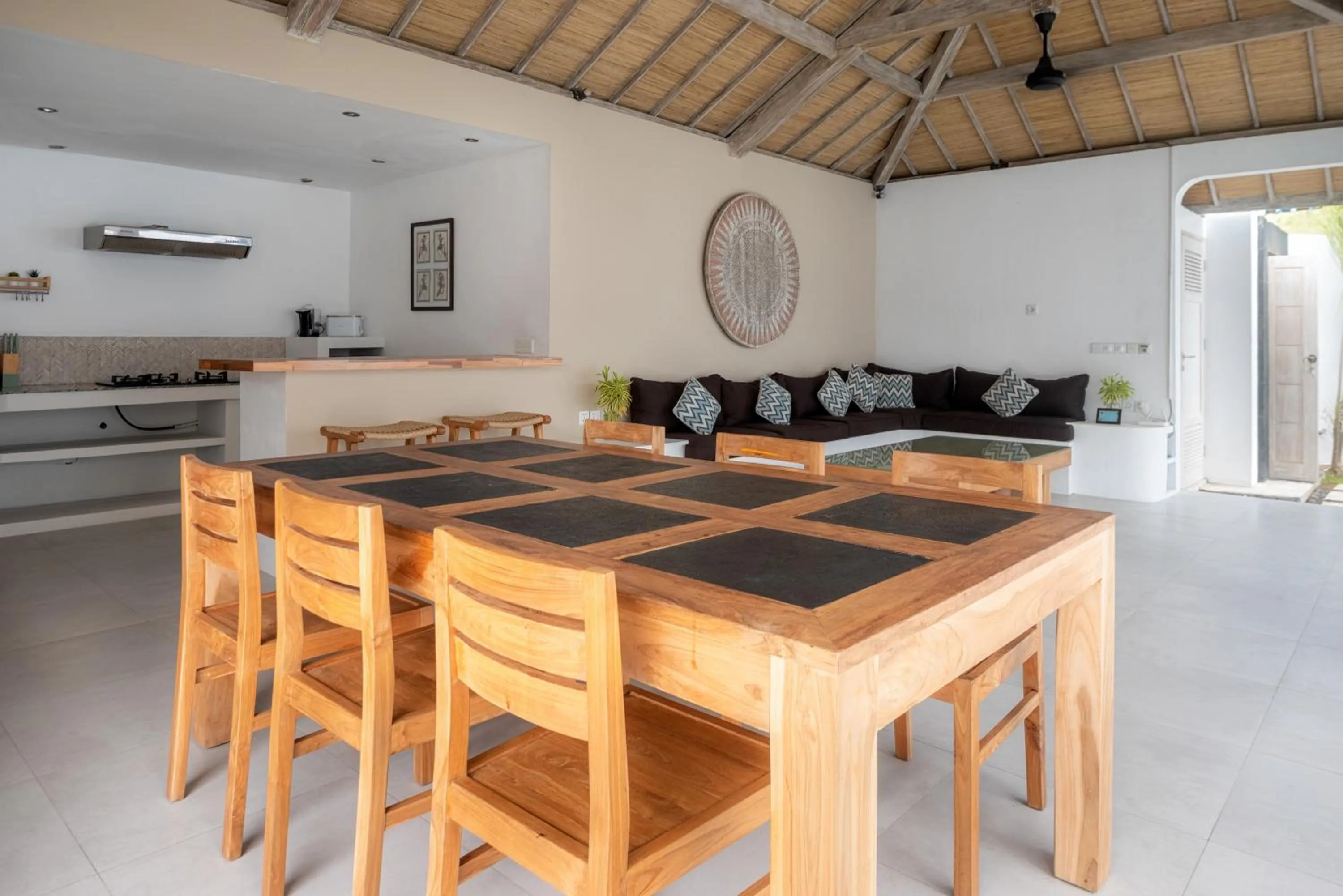 Kitchen or kitchenette in Villa Dipta