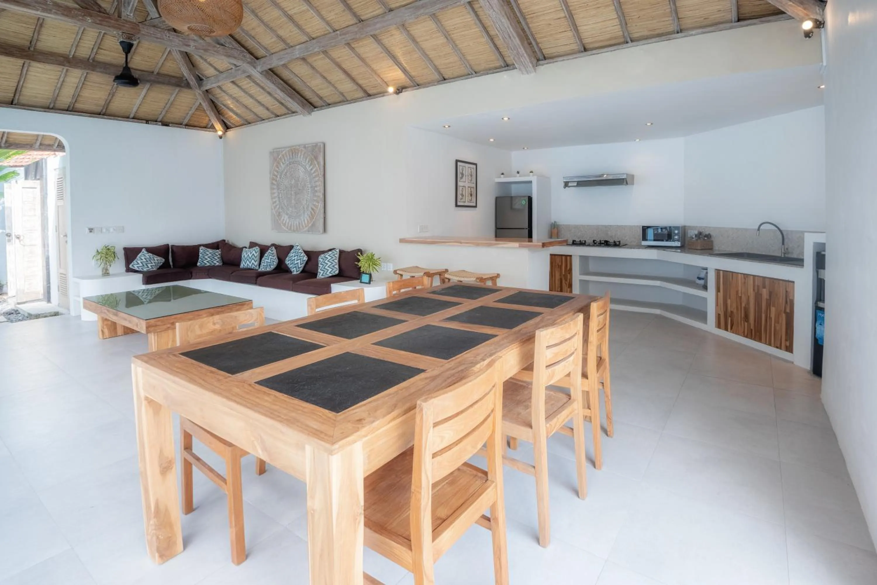 Kitchen or kitchenette in Villa Dipta