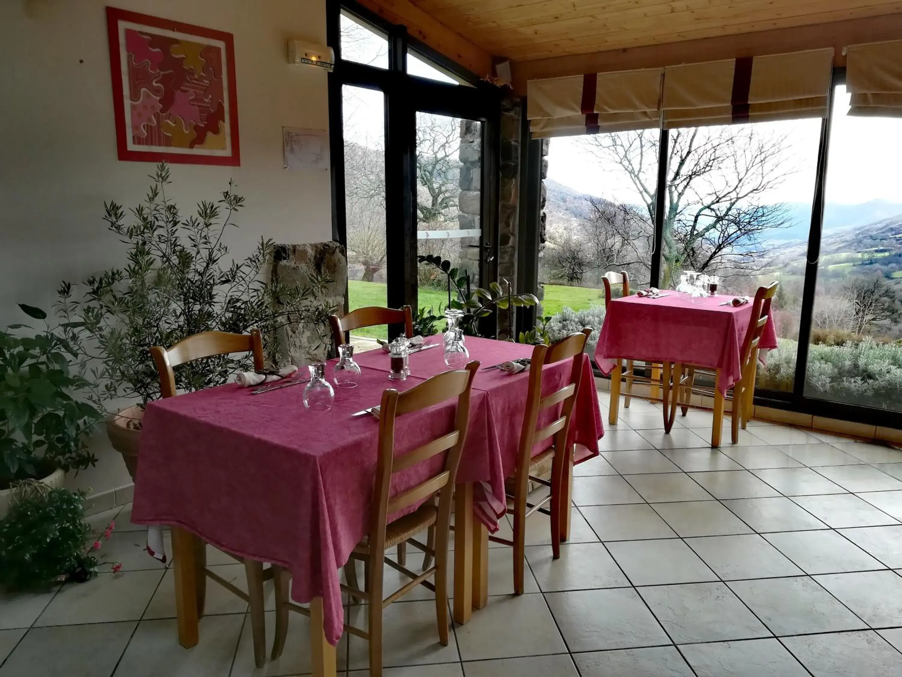 Restaurant/places to eat in Logis Hôtel-restaurant La Mère Biquette Restaurant/places to eat in Logis Hôtel-restaurant La Mère Biquette