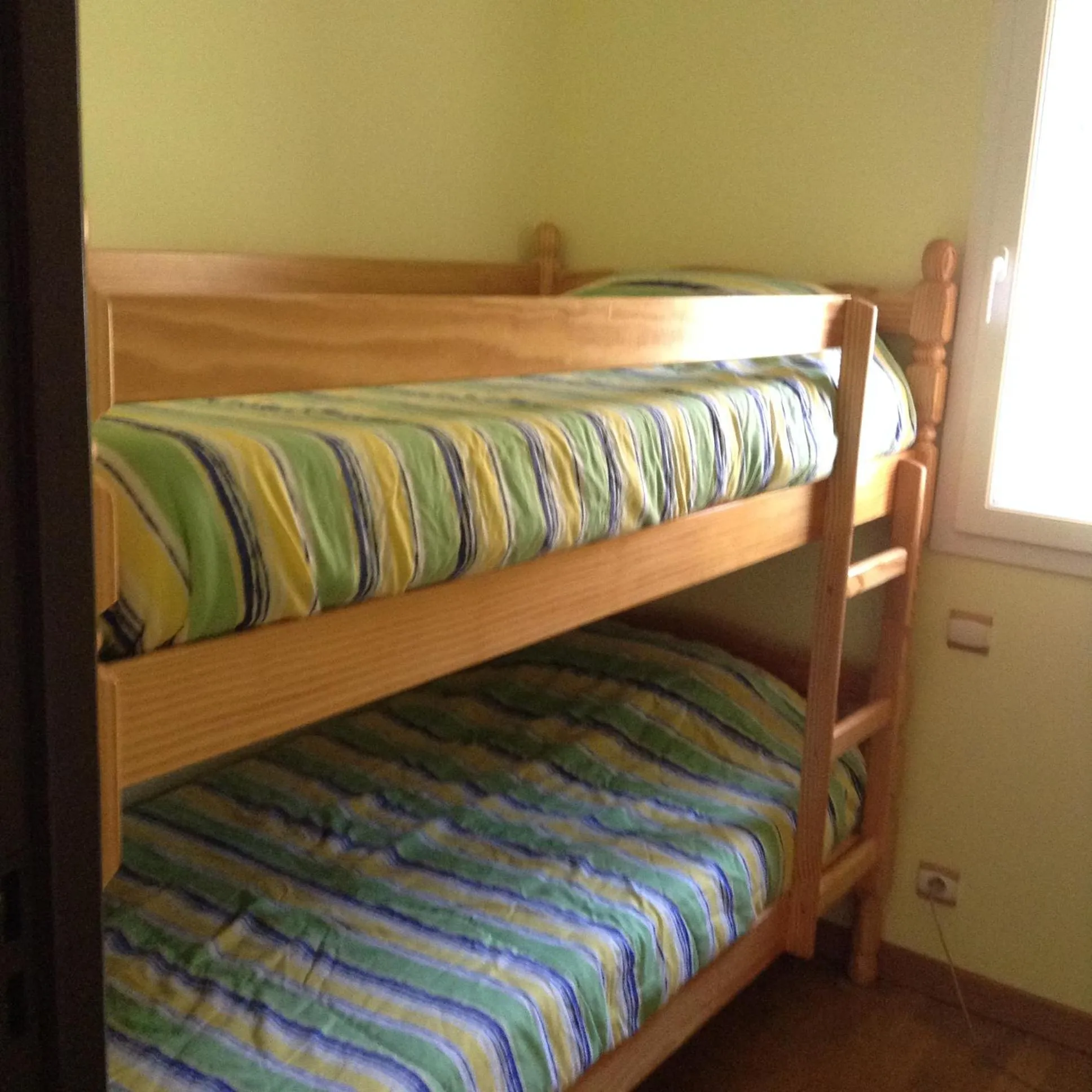 bunk bed in Logis Hôtel-restaurant La Mère Biquette