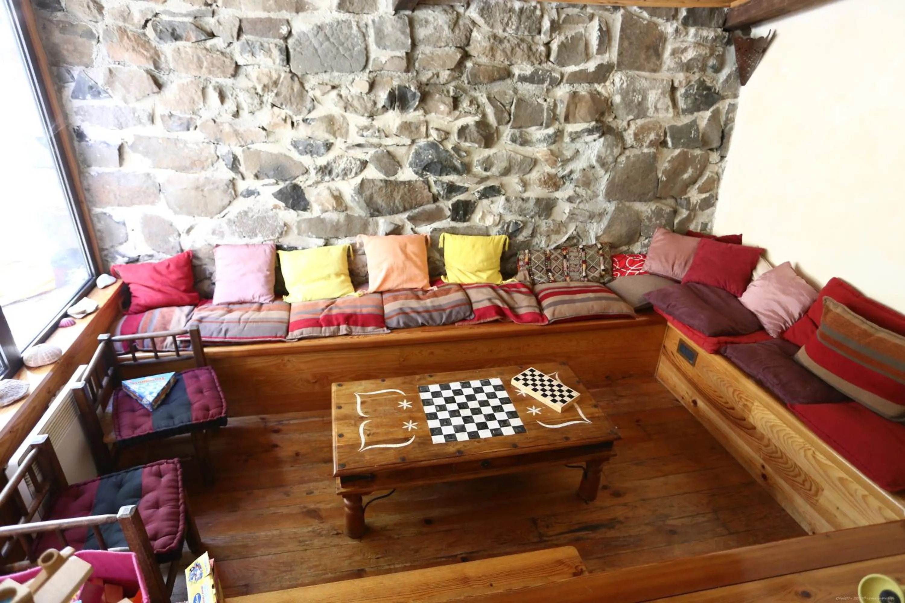 Lounge or bar in Logis Hôtel-restaurant La Mère Biquette