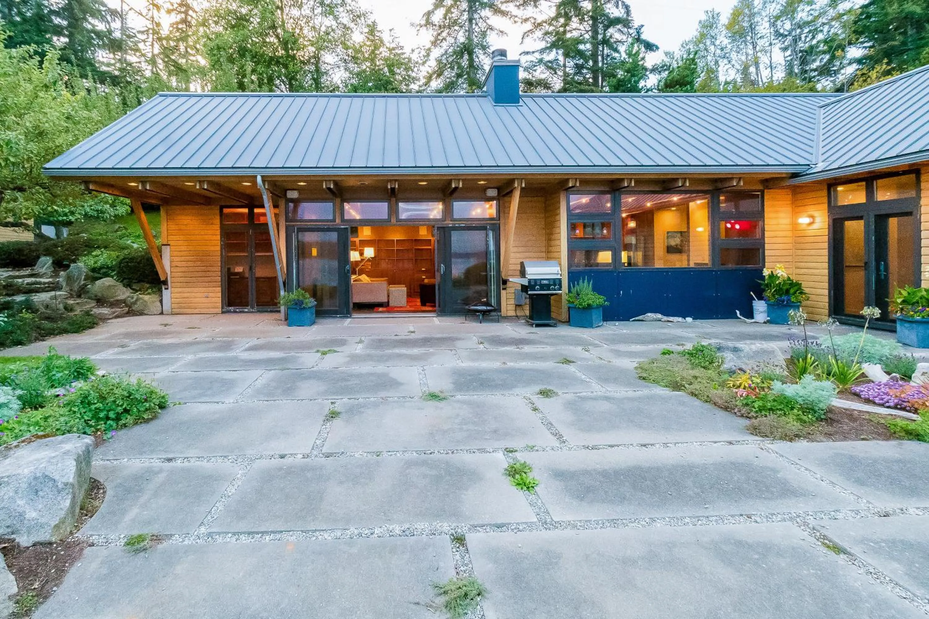 Fidalgo Island Waterfront Stunner