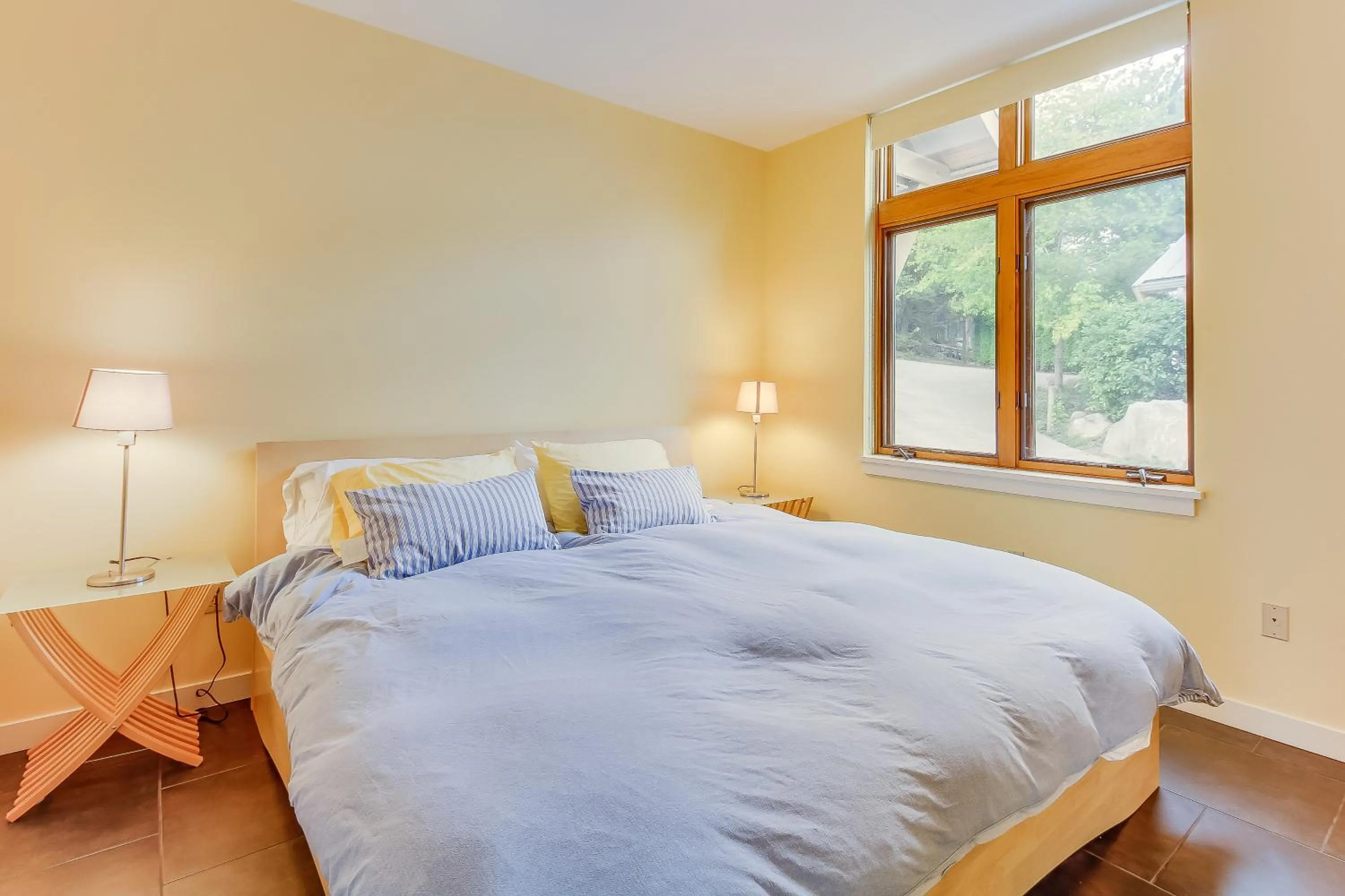 Bed in Fidalgo Island Waterfront Stunner