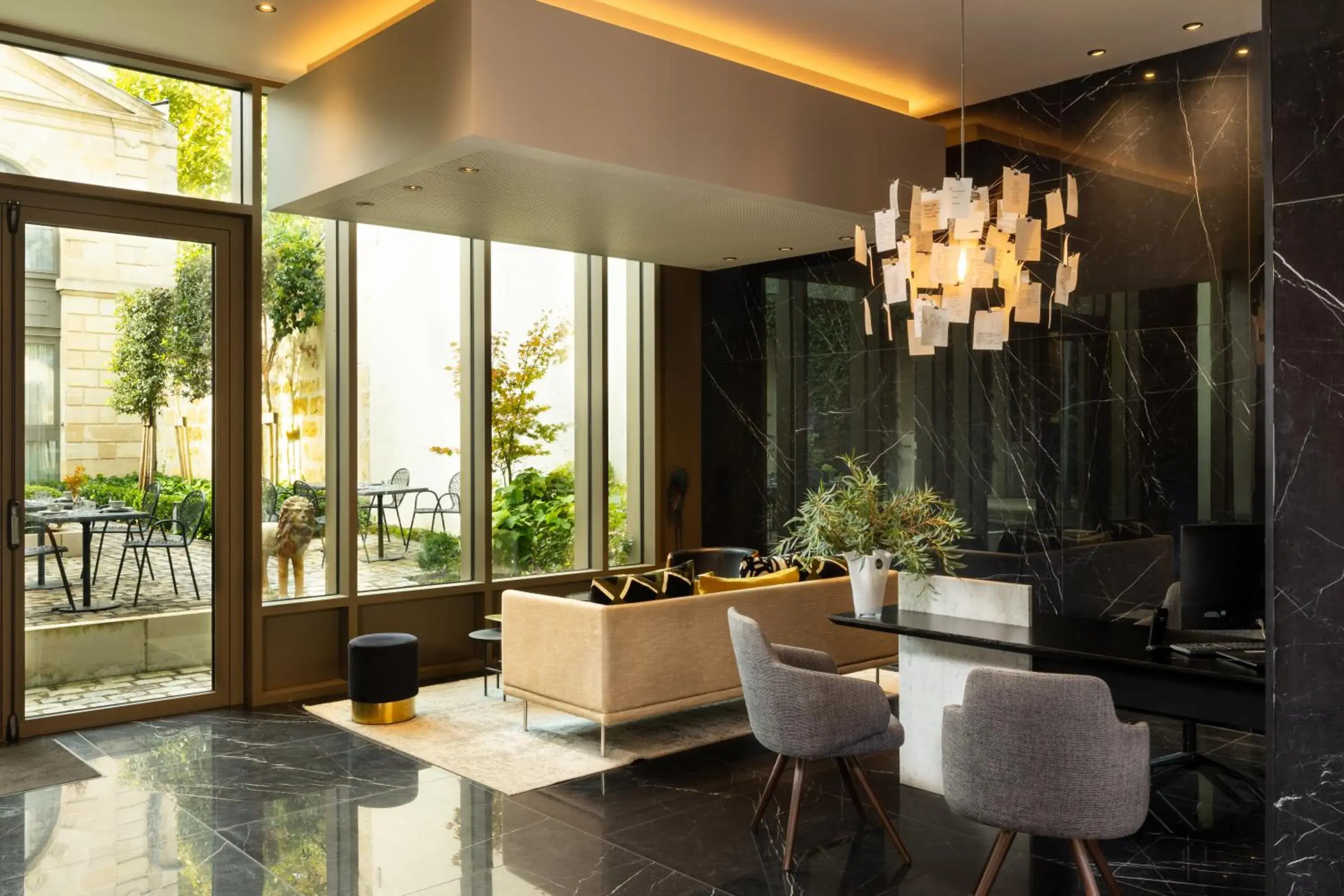 Lobby or reception in Hôtel La Maison Bord'eaux Lobby or reception in Hôtel La Maison Bord'eaux