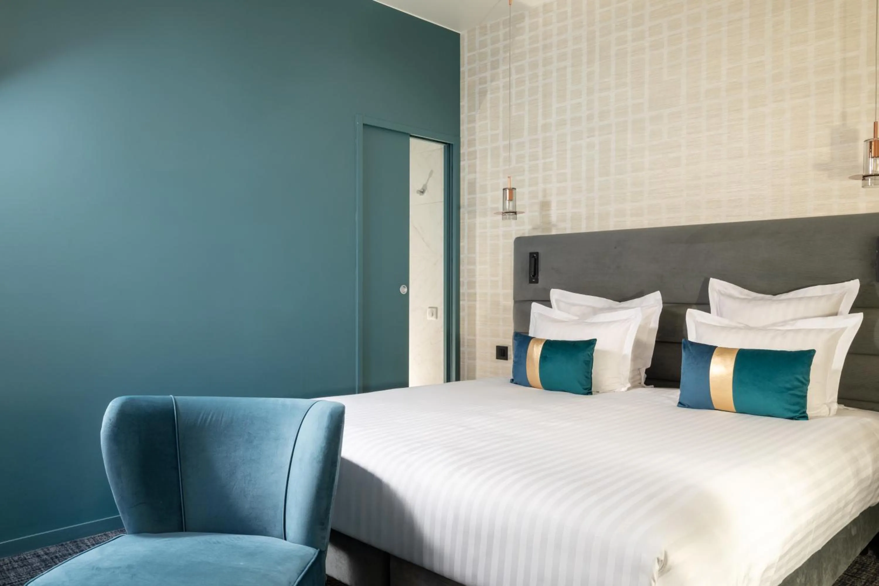 Bed in Hôtel La Maison Bord'eaux