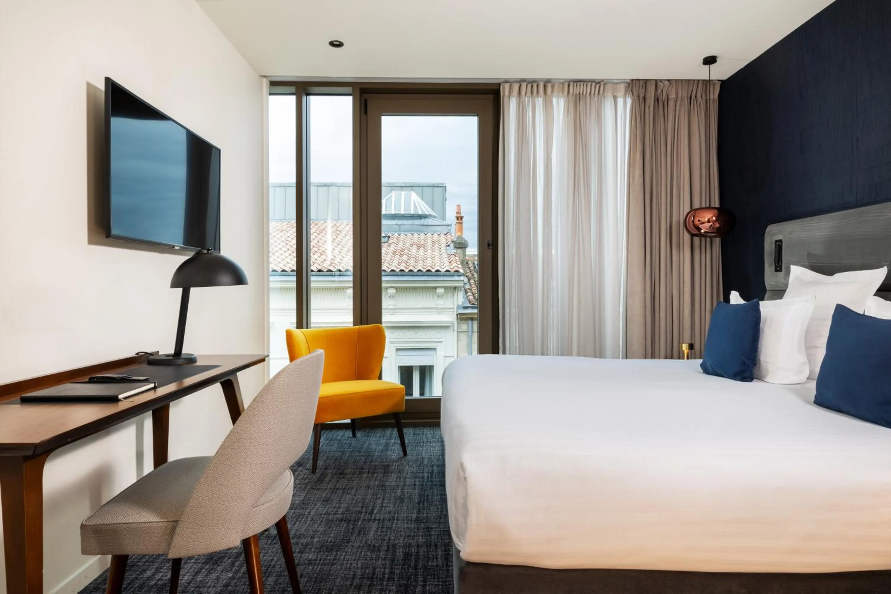 Bed in Hôtel La Maison Bord'eaux