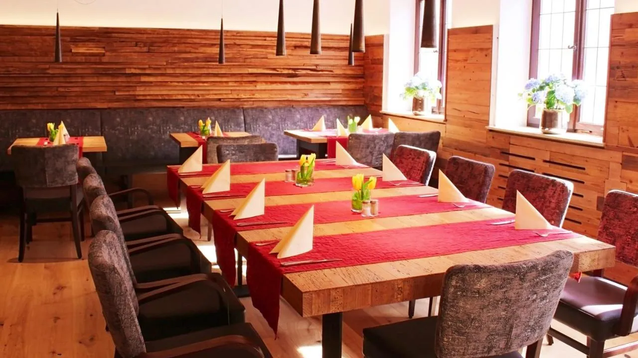 Restaurant/places to eat in Hotel Gasthof Adler