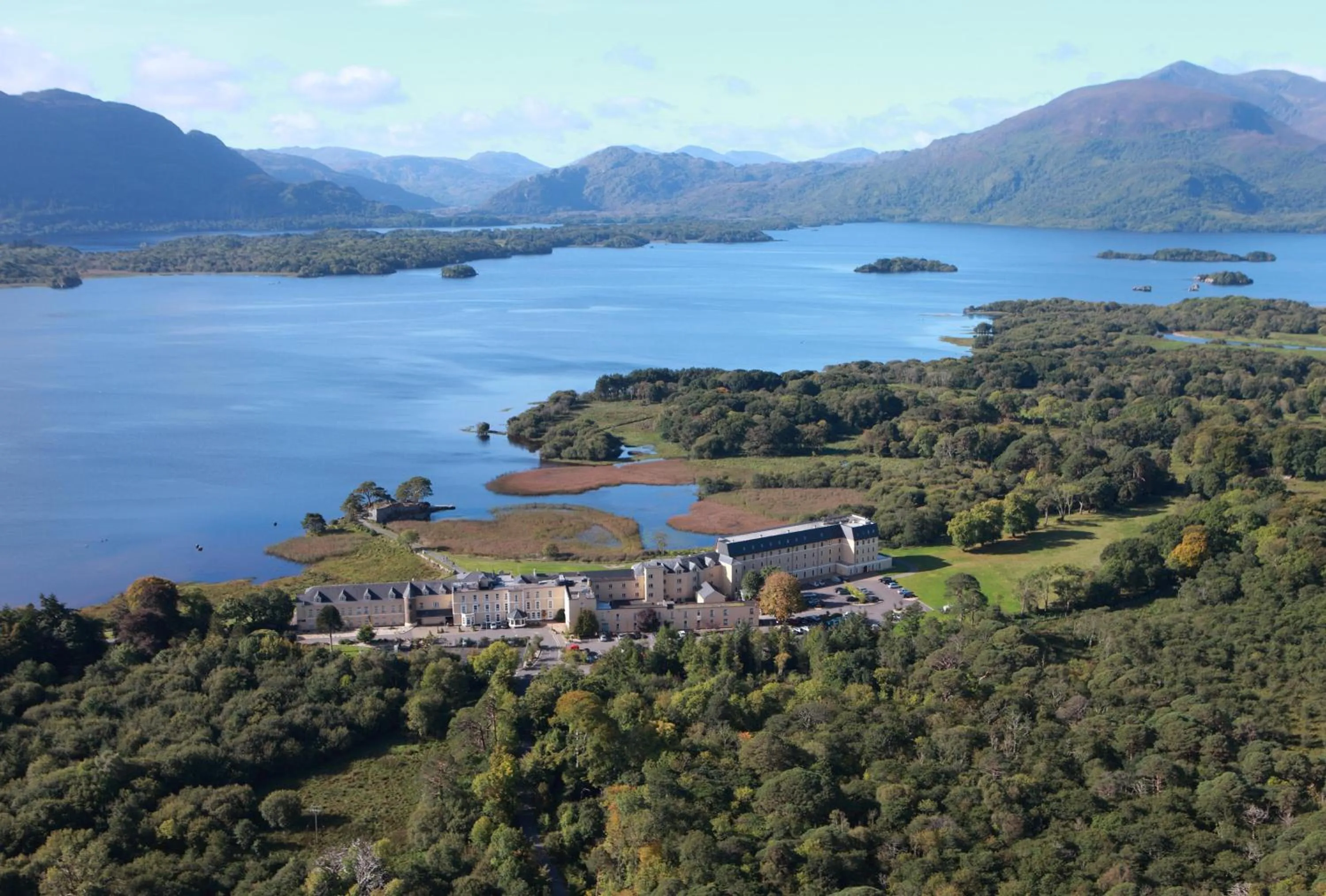 Facade/entrance in The Lake Hotel