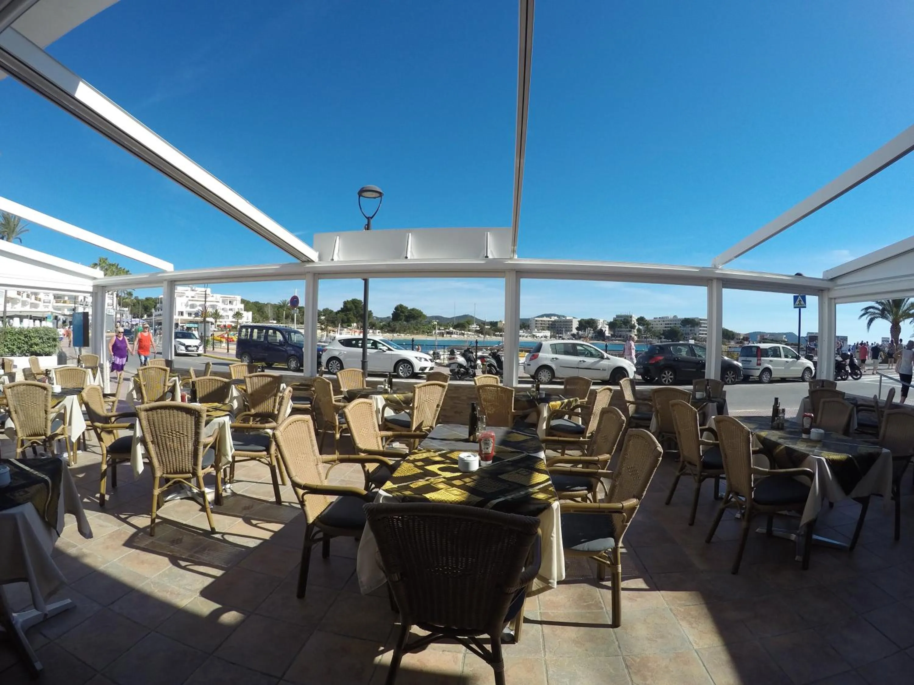 Restaurant/places to eat in Apartamentos Playa Sol