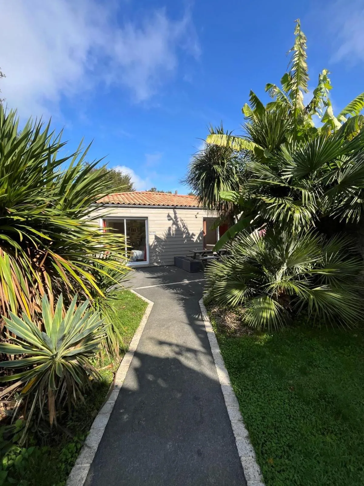 Property building in Au Petit Bignon