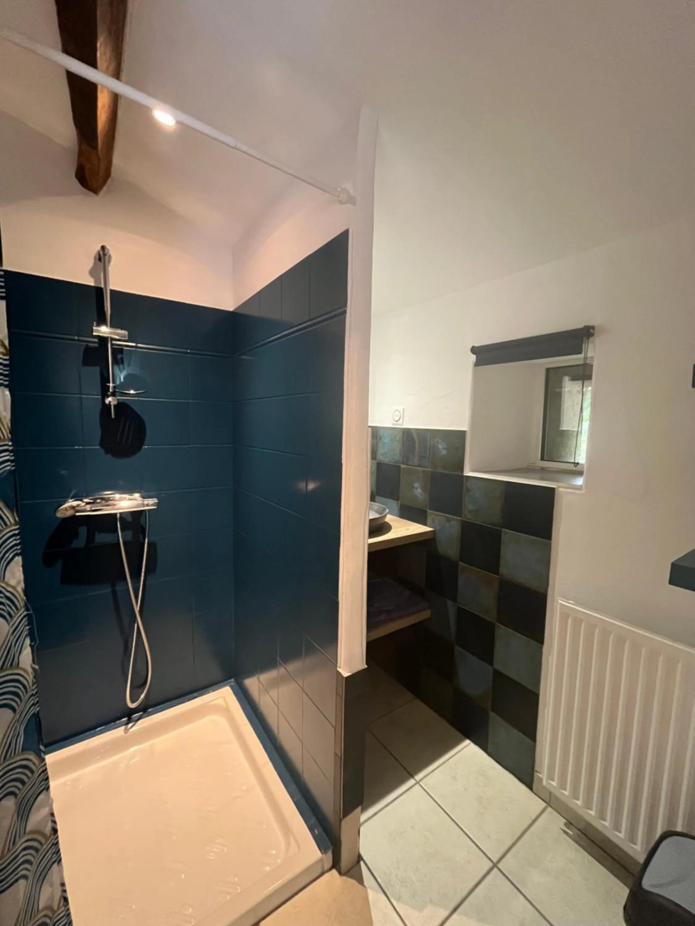 Bathroom, Bed in Au Petit Bignon