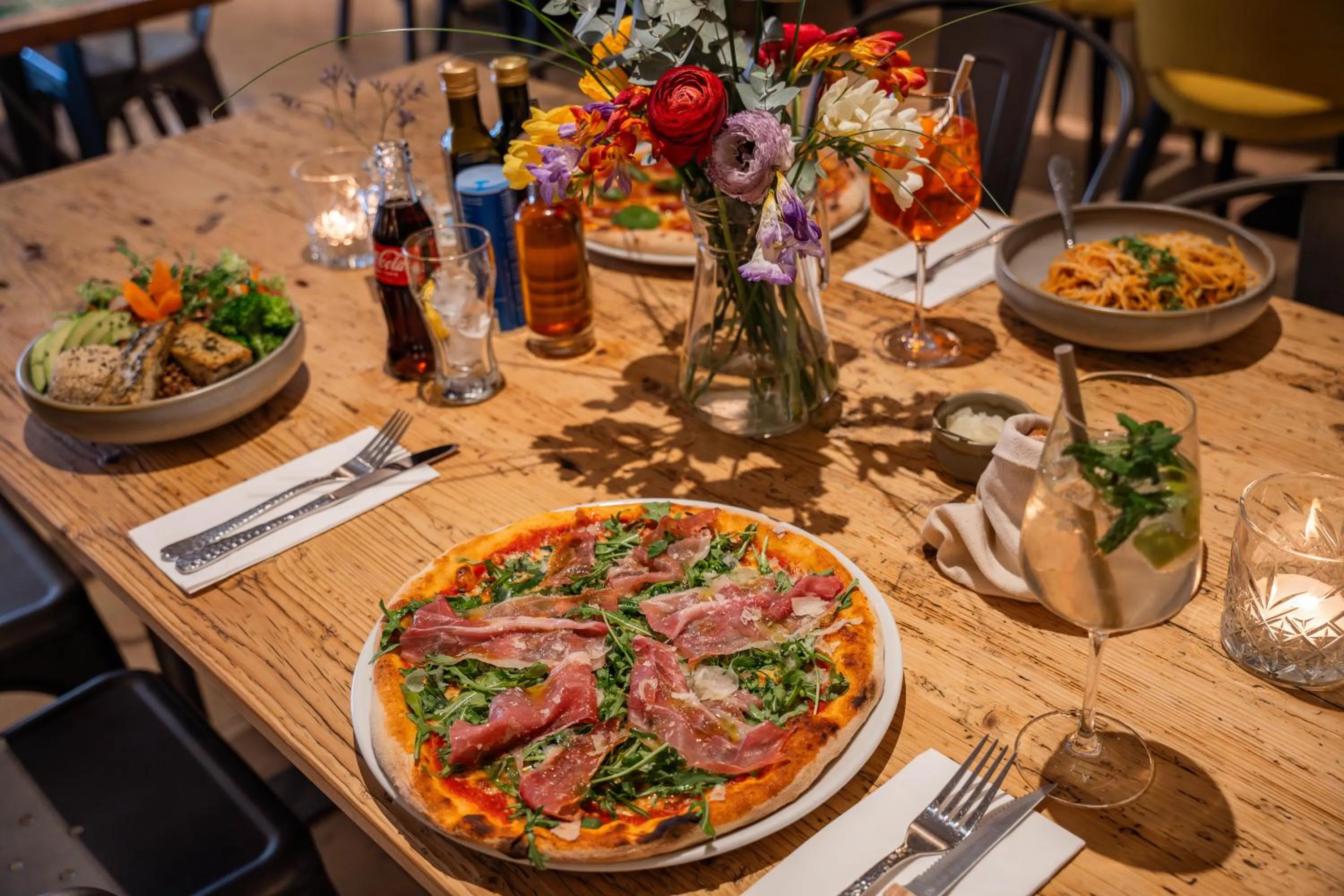 Restaurant/places to eat in Scheck Hotel