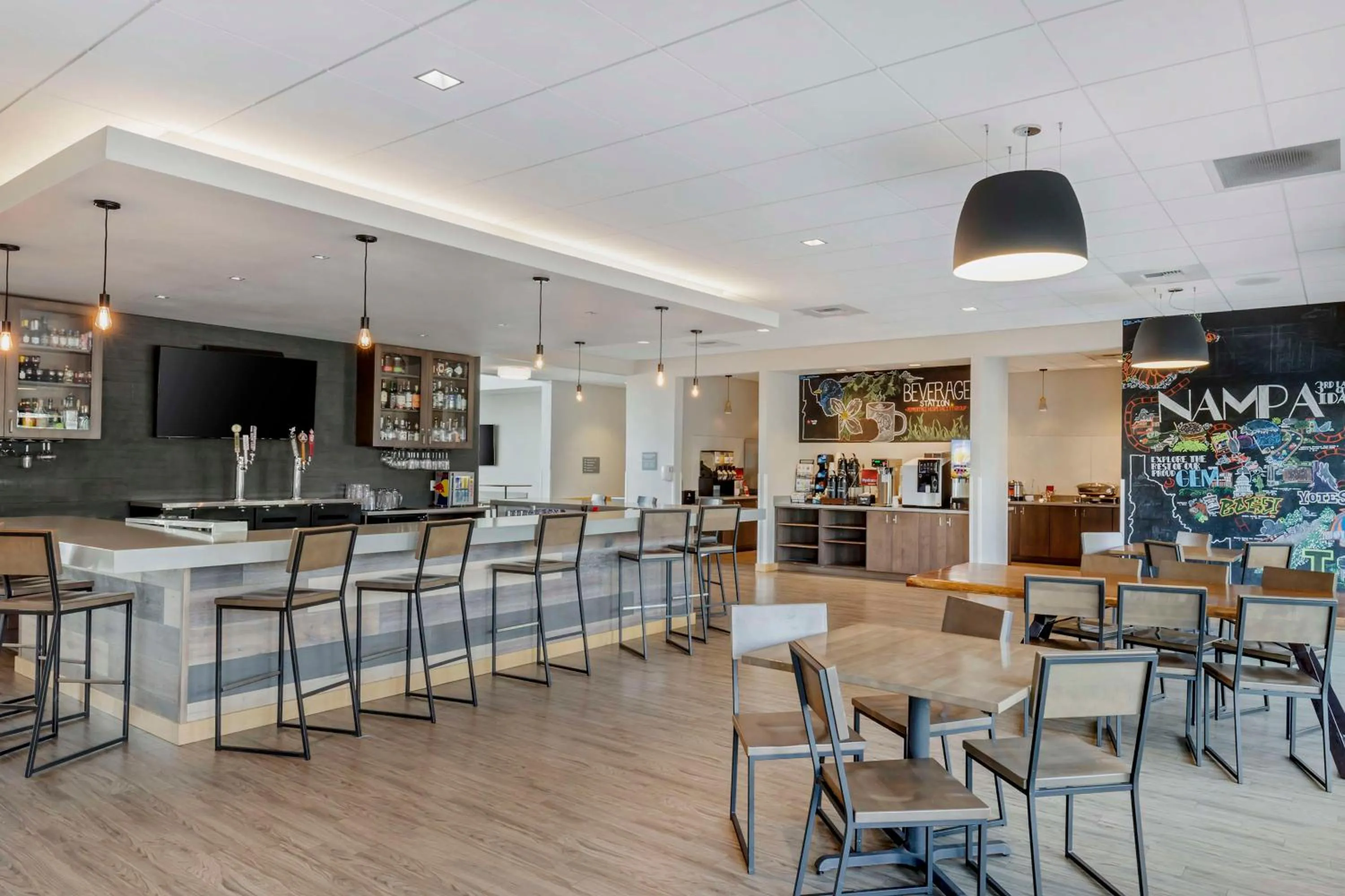 Lounge or bar in Best Western Plus Peppertree Nampa Civic Center Inn