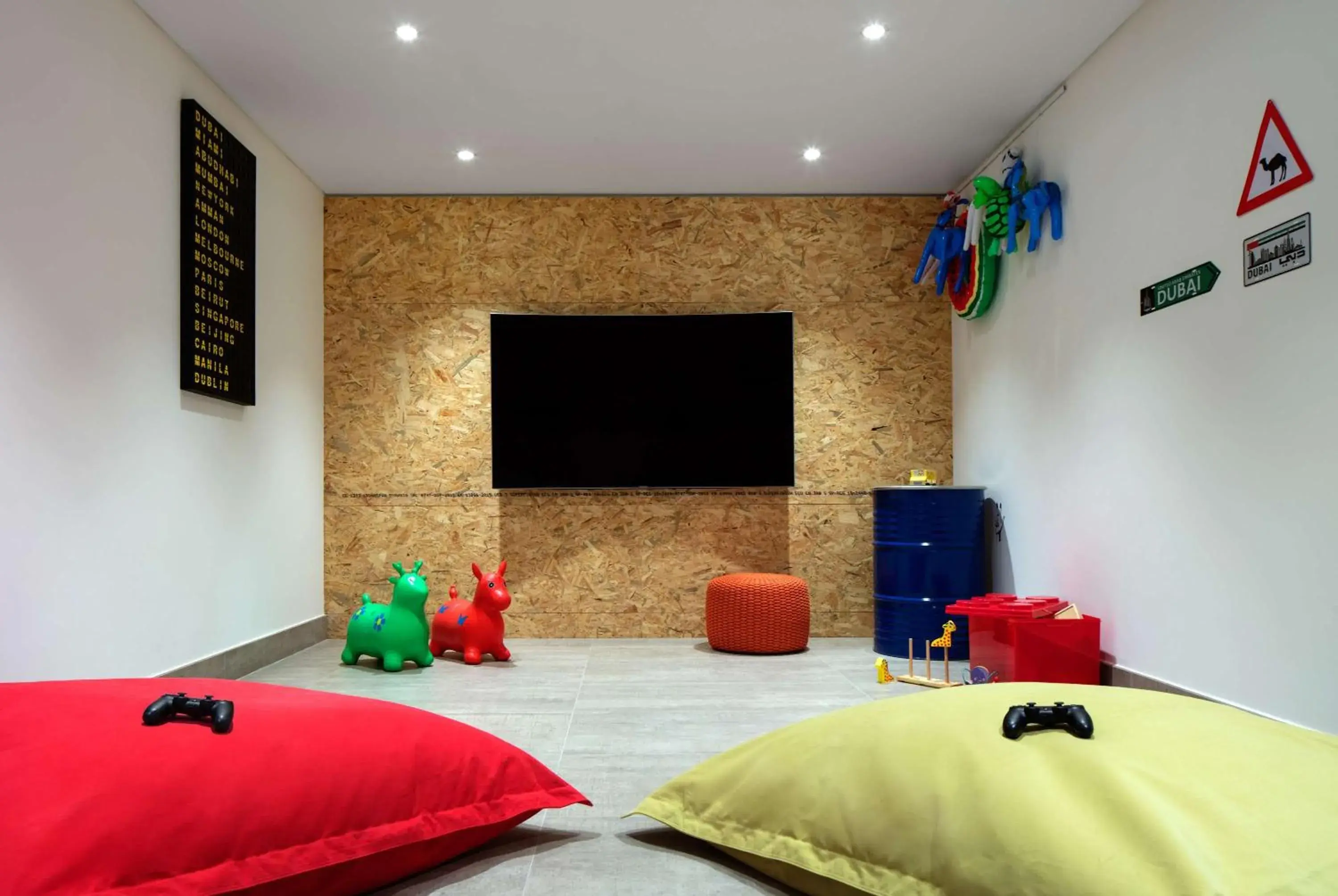 Property building in Rove Trade Centre Property building in Rove Trade Centre