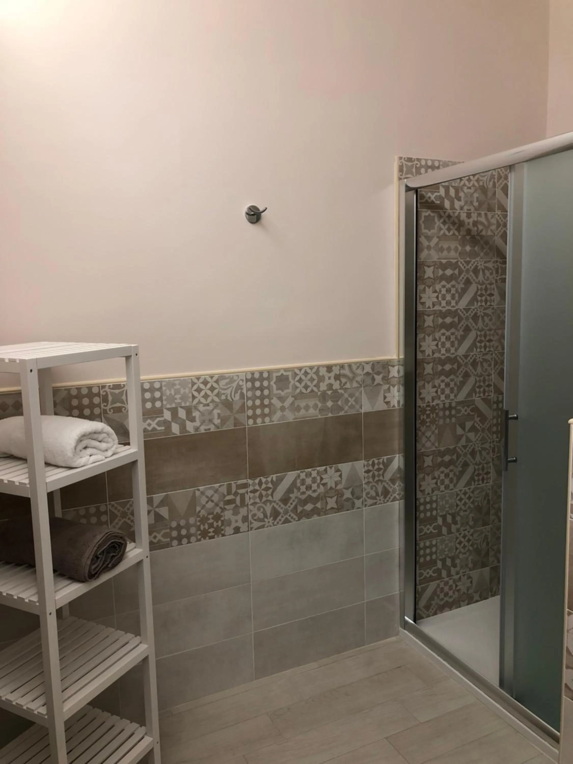 Shower in Maison Bijou B&B