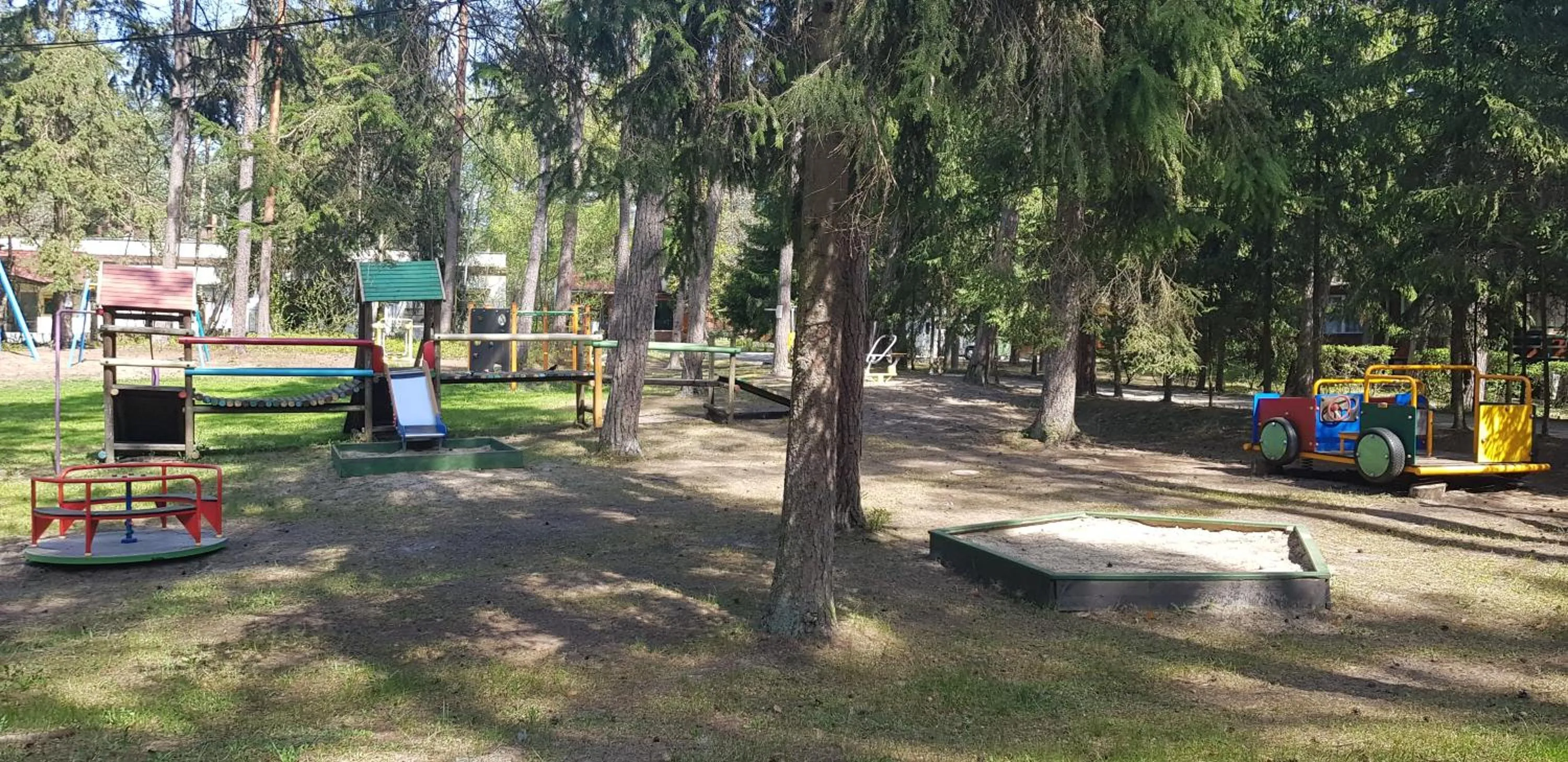 Children play ground in O.W. Krakus II - Domki i Pokoje