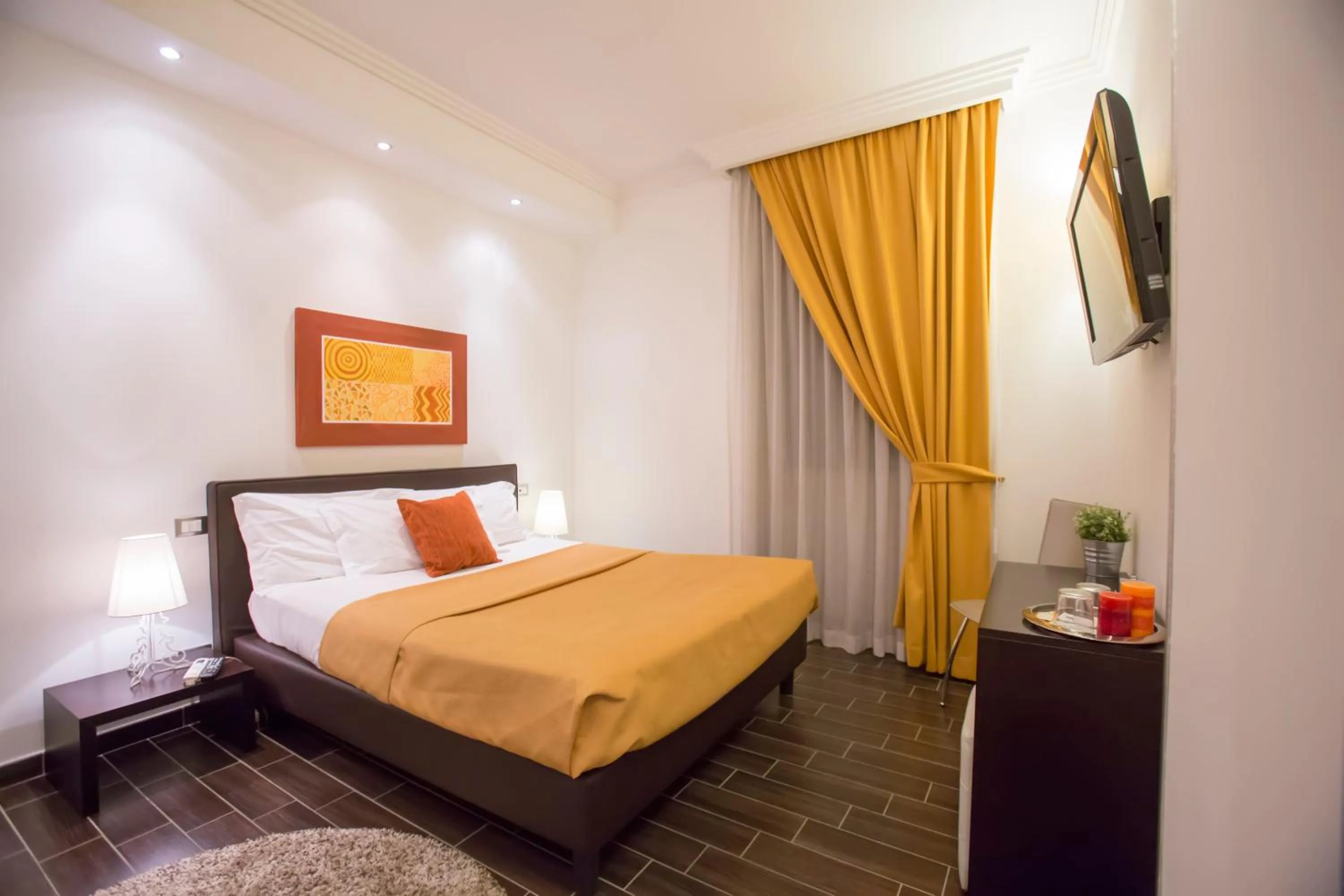 Photo of the whole room, Bed in Bbqueen