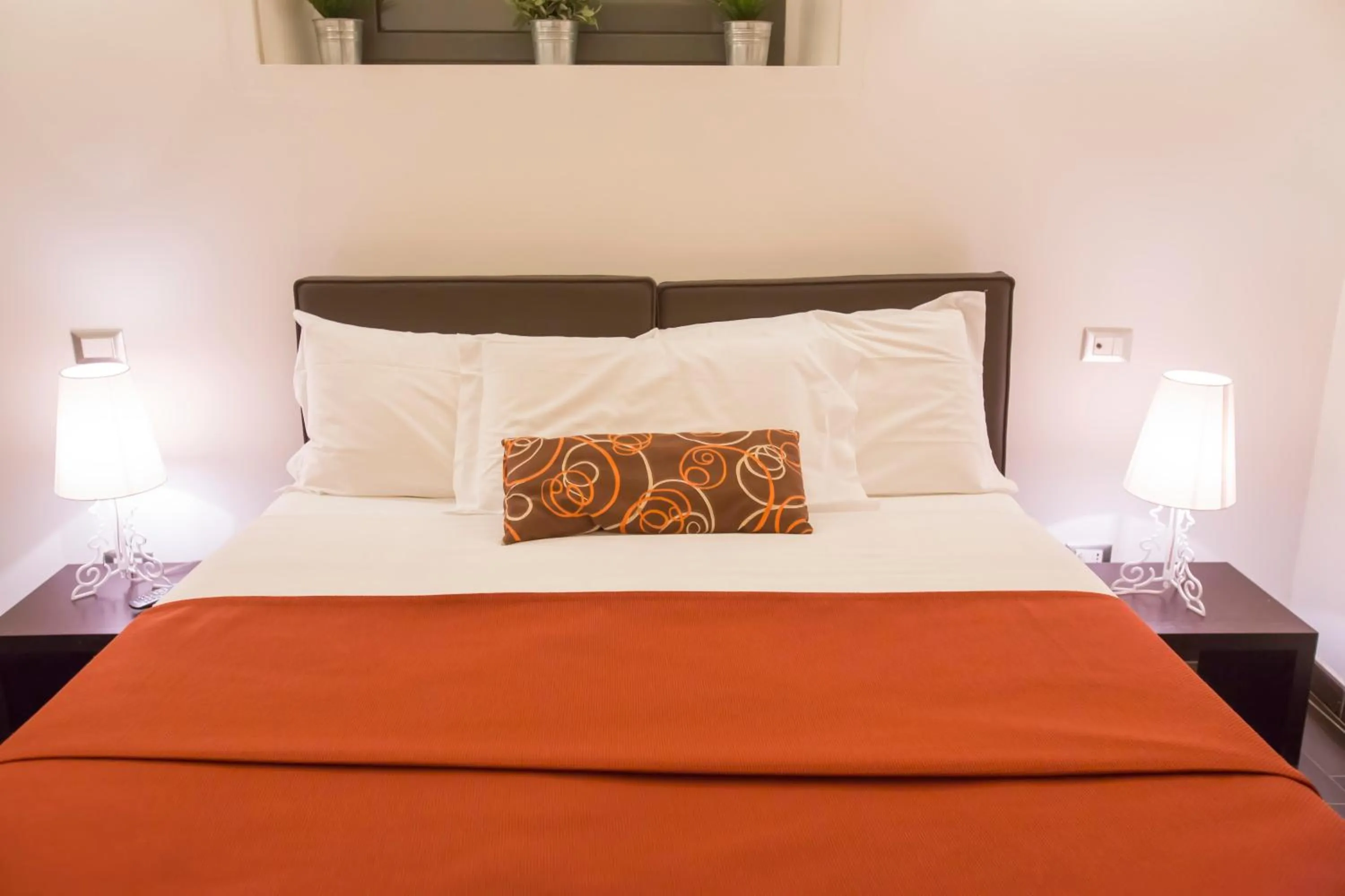 Photo of the whole room, Bed in Bbqueen