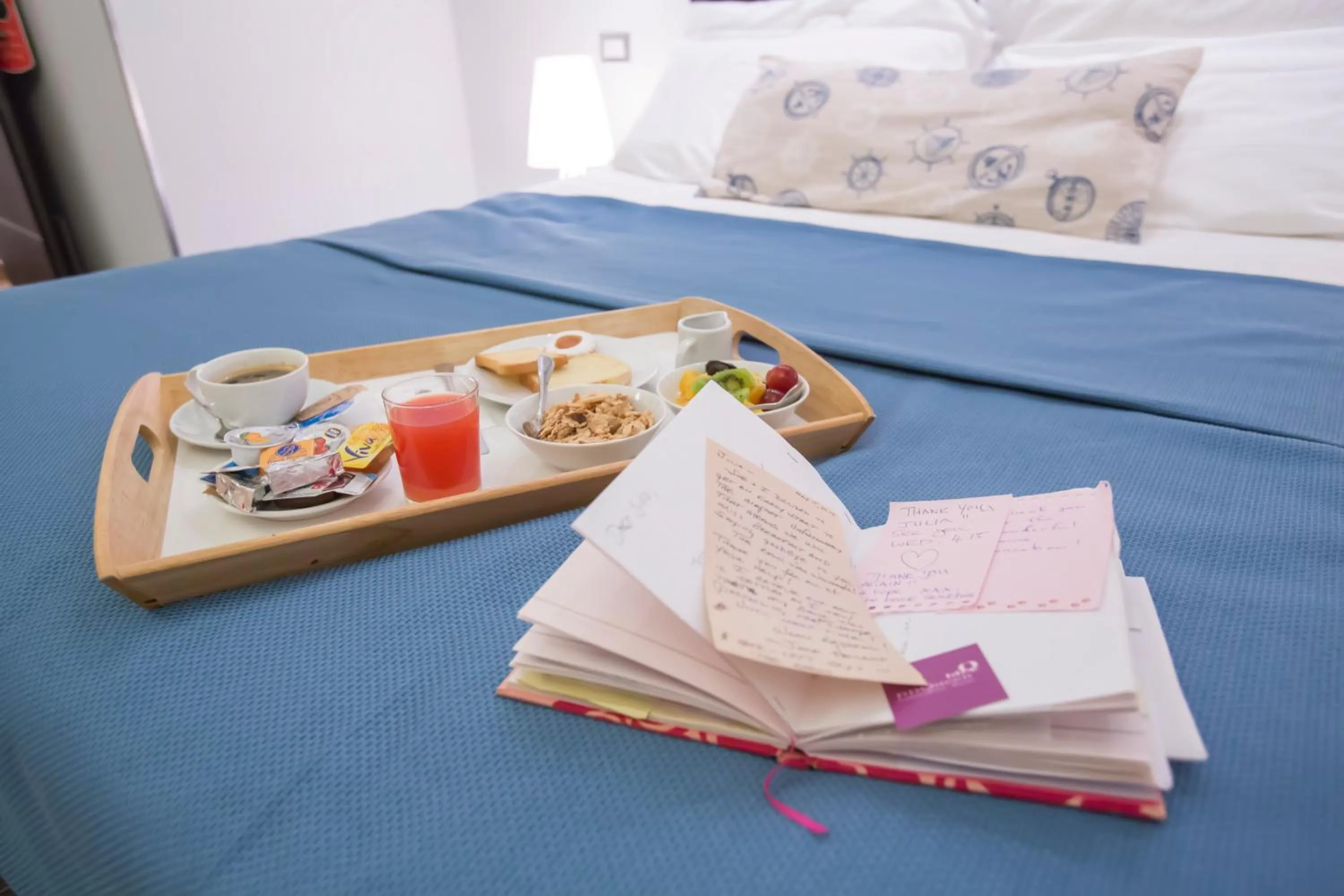 Bedroom, Bed in Bbqueen