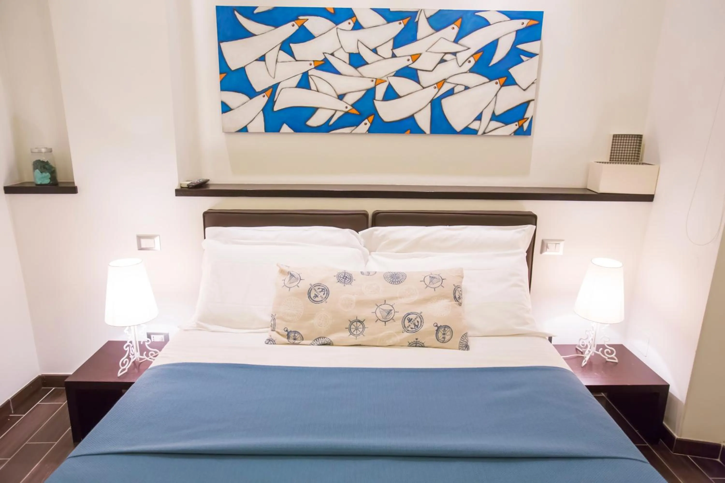 Photo of the whole room, Bed in Bbqueen