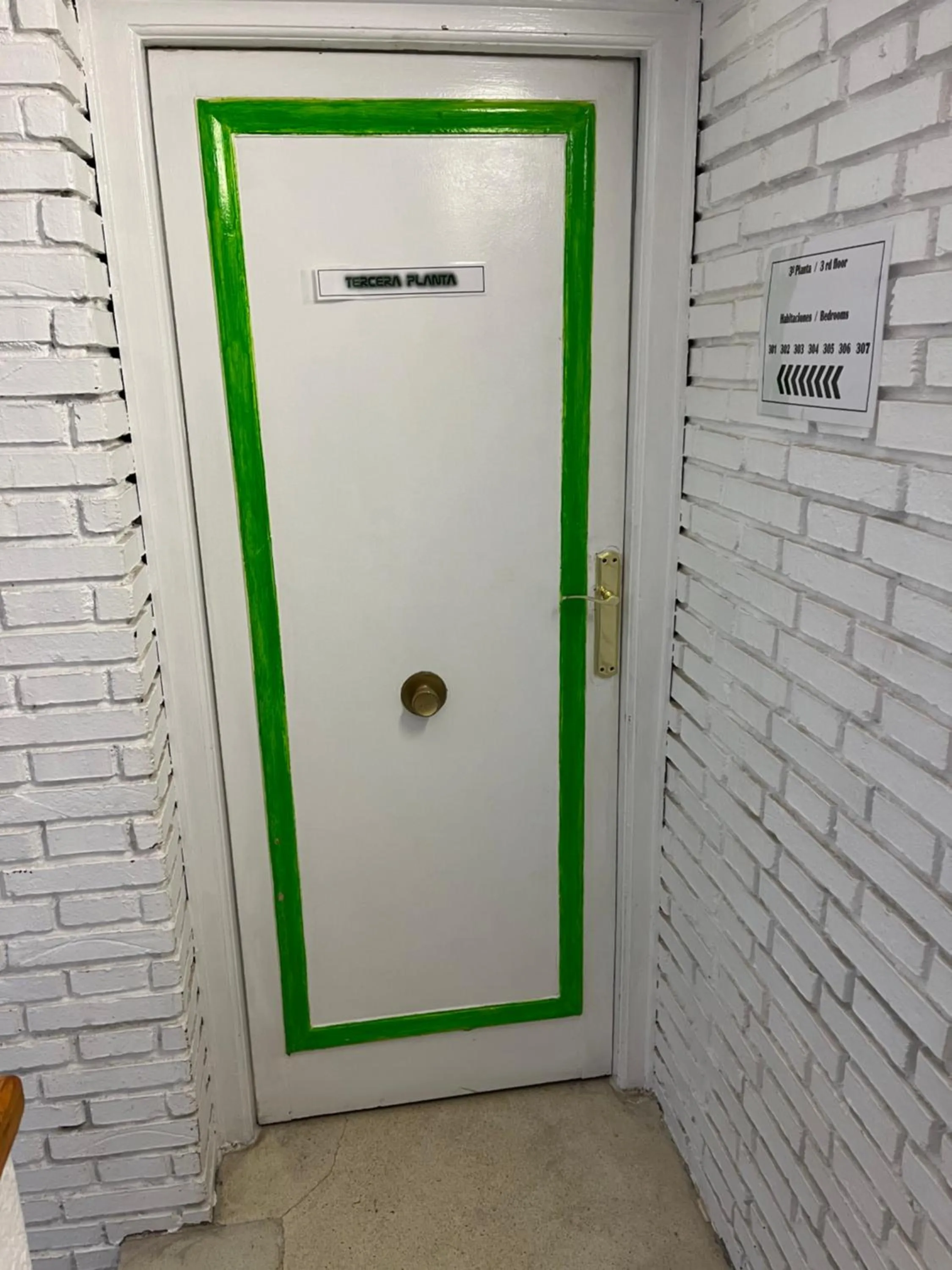 Property building in Casa de Huéspedes Almansa