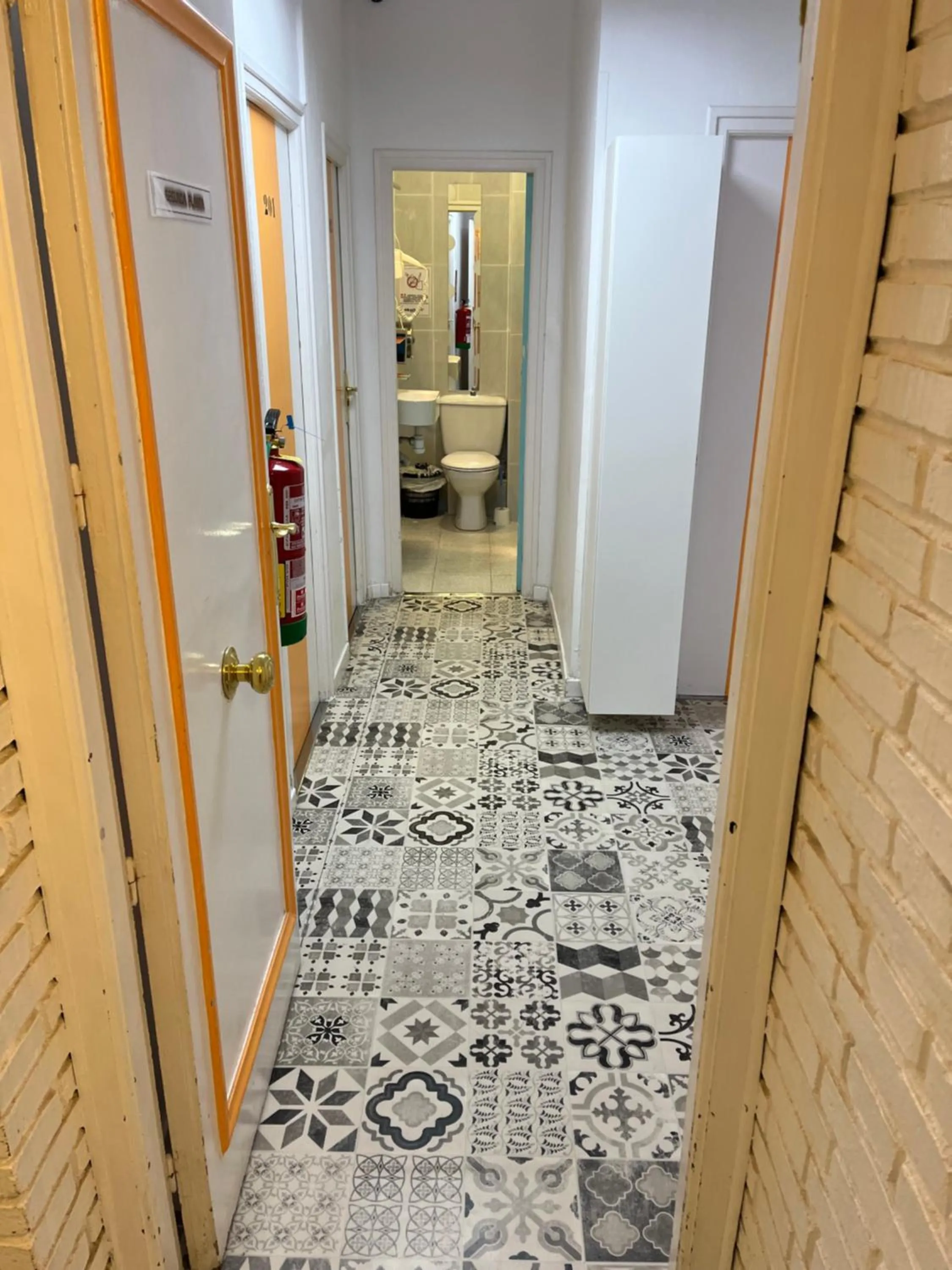 Property building in Casa de Huéspedes Almansa